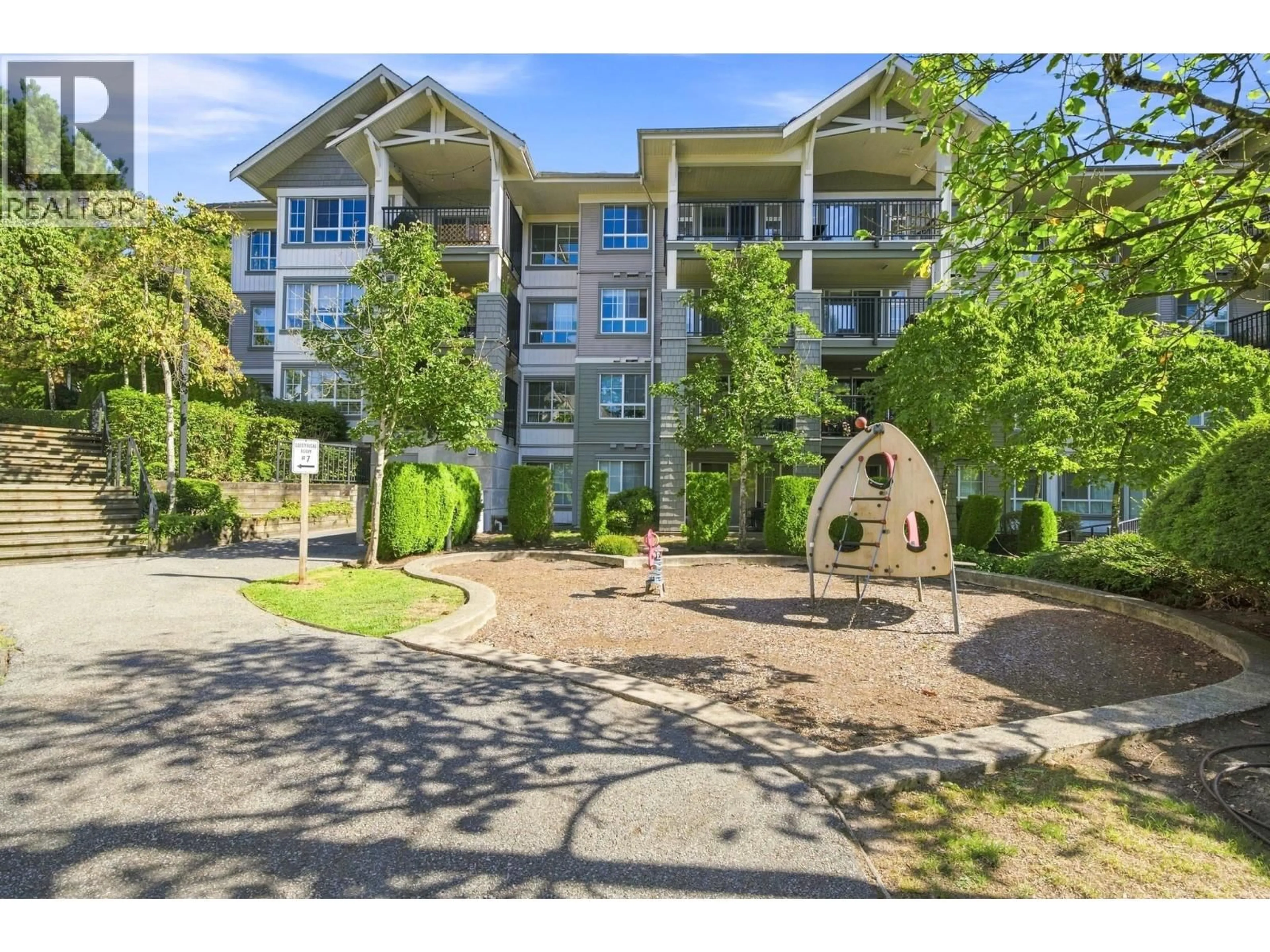 A pic from outside/outdoor area/front of a property/back of a property/a pic from drone, unknown for 108 - 9233 GOVERNMENT STREET, Burnaby British Columbia V3N0A3