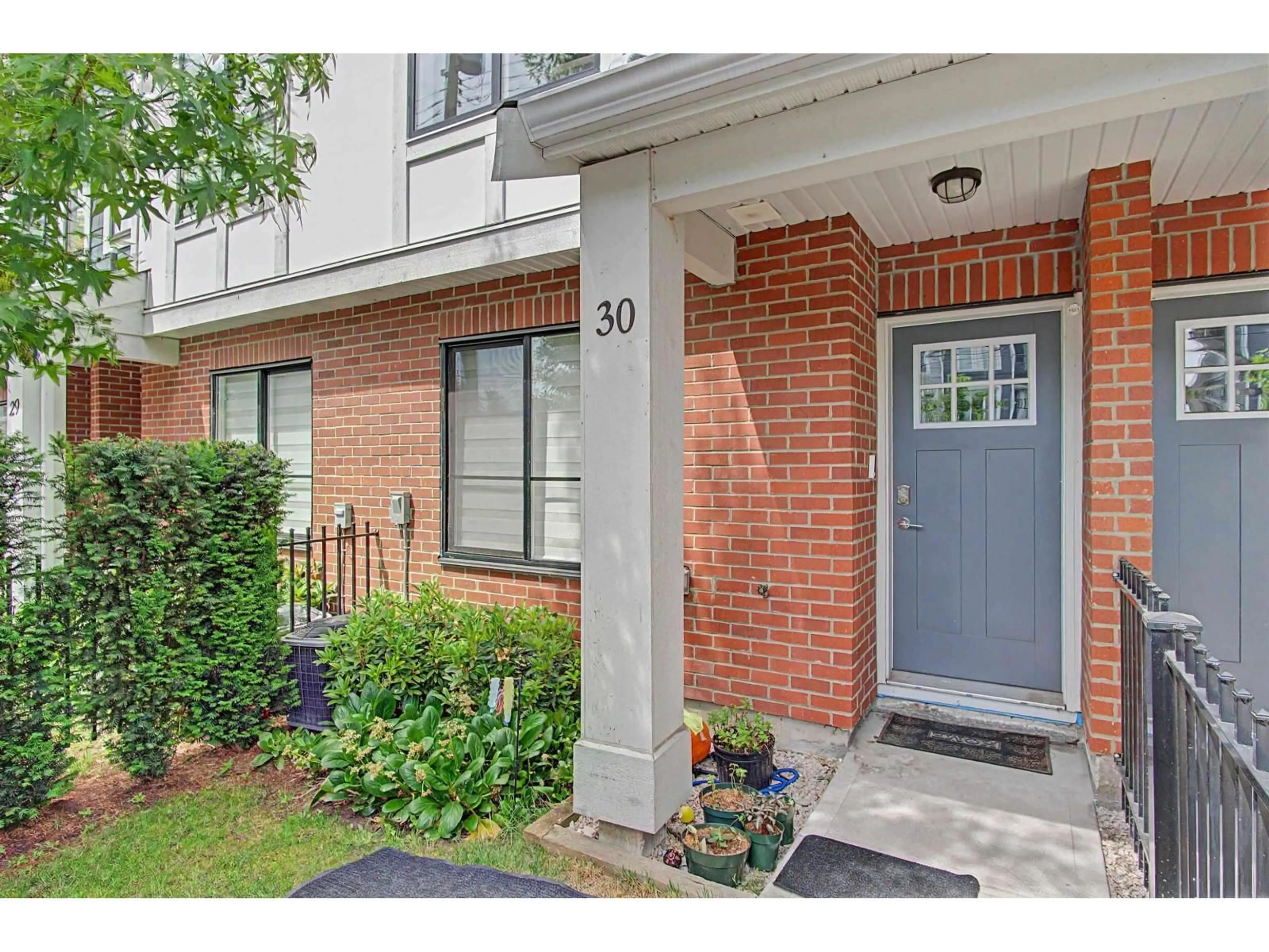 Indoor entryway for 30 - 11556 72A AVENUE, Delta British Columbia V4C1A9