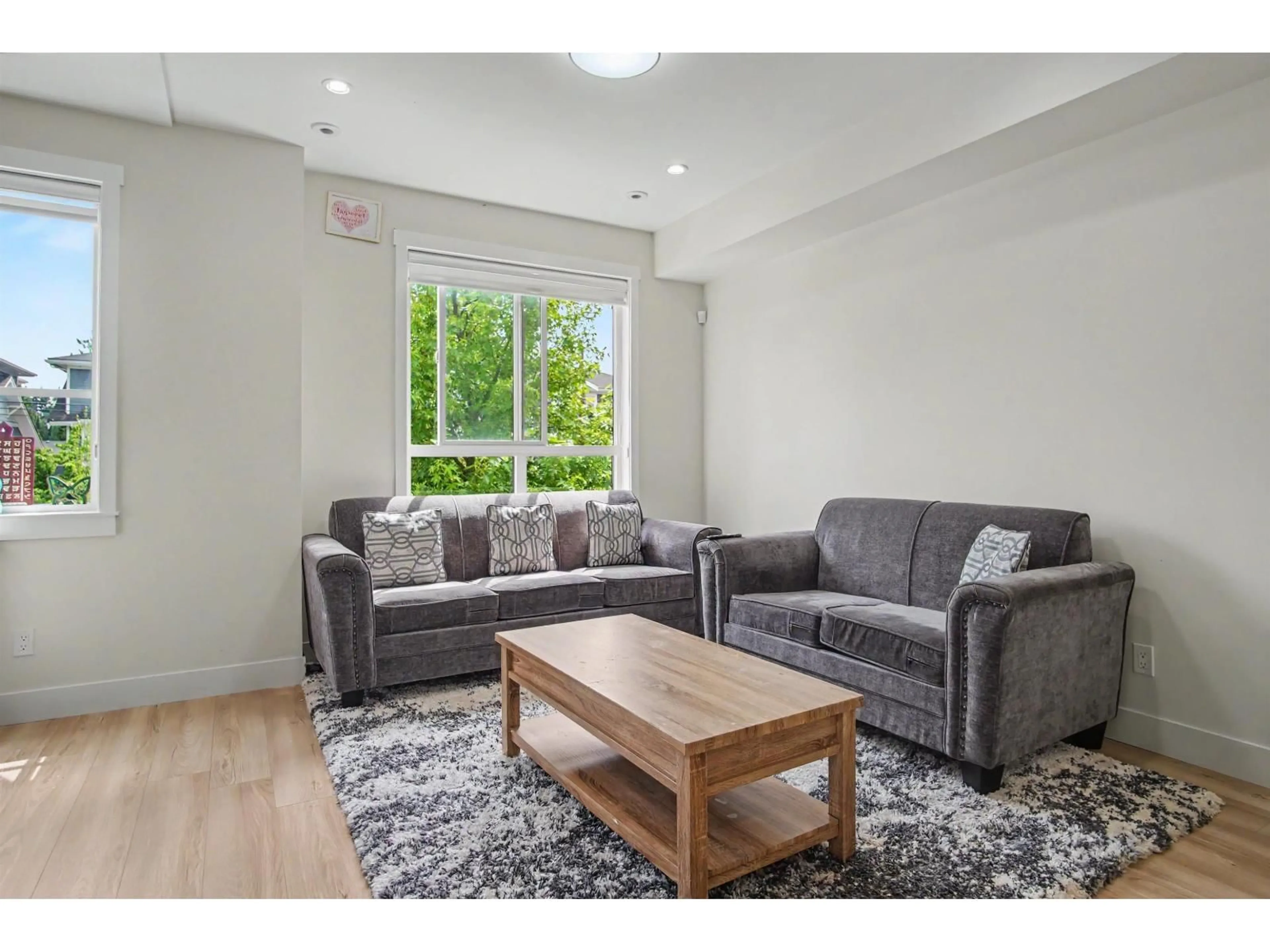 Living room with furniture, unknown for 30 - 11556 72A AVENUE, Delta British Columbia V4C1A9