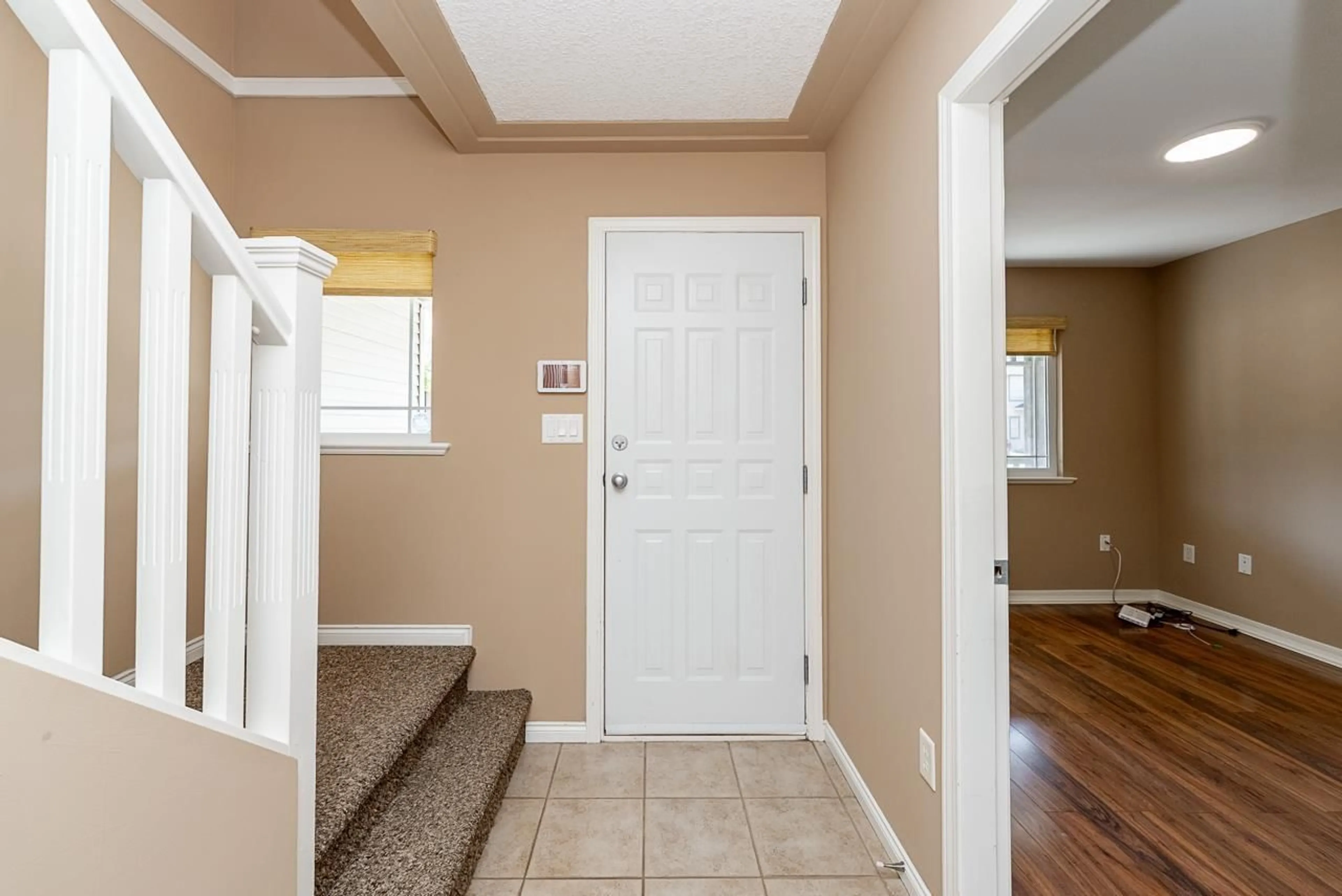 Indoor entryway for 8480 DOERKSEN DRIVE, Mission British Columbia V2V7C4