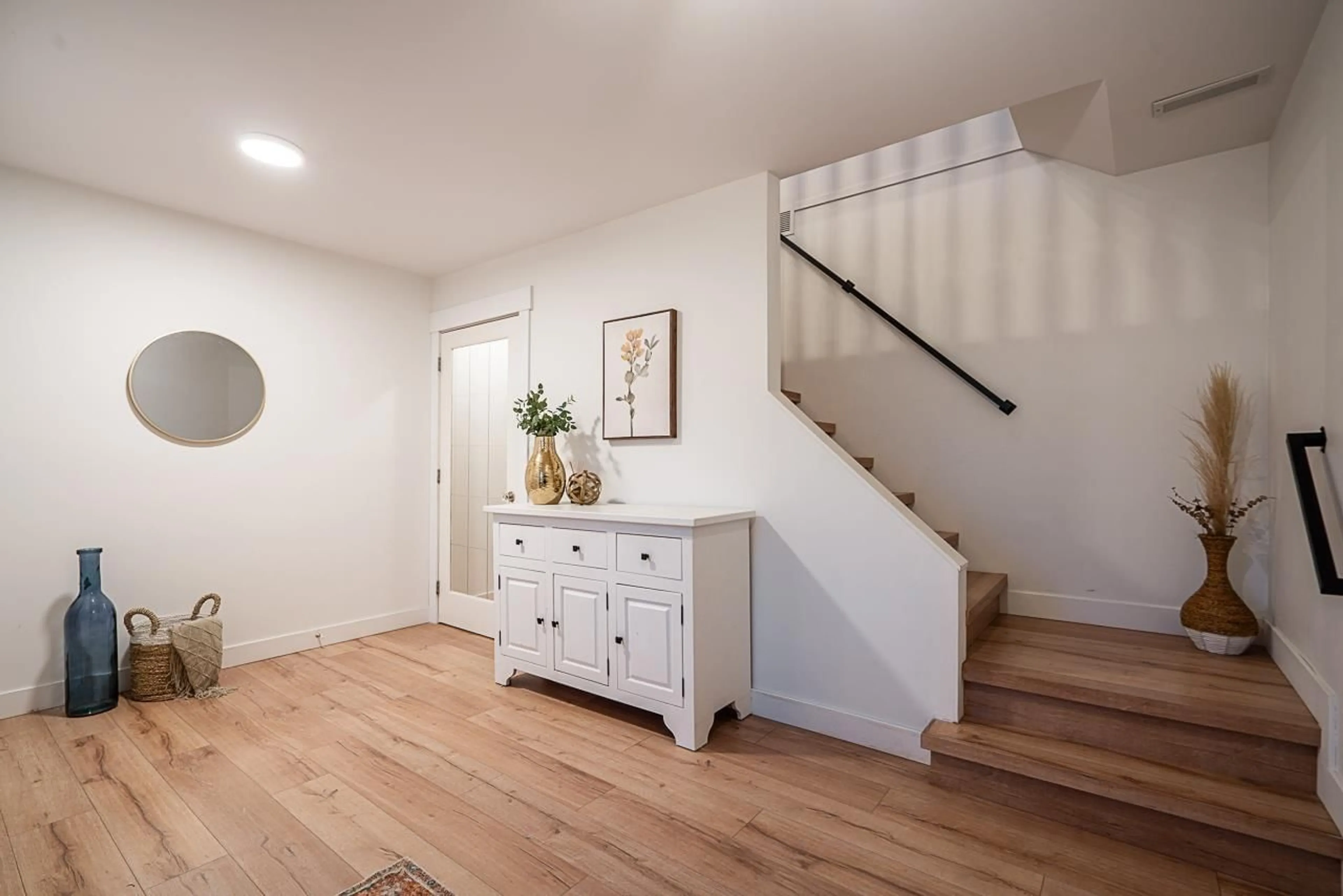 Indoor entryway for 26567 28A AVENUE, Langley British Columbia V4W3A7