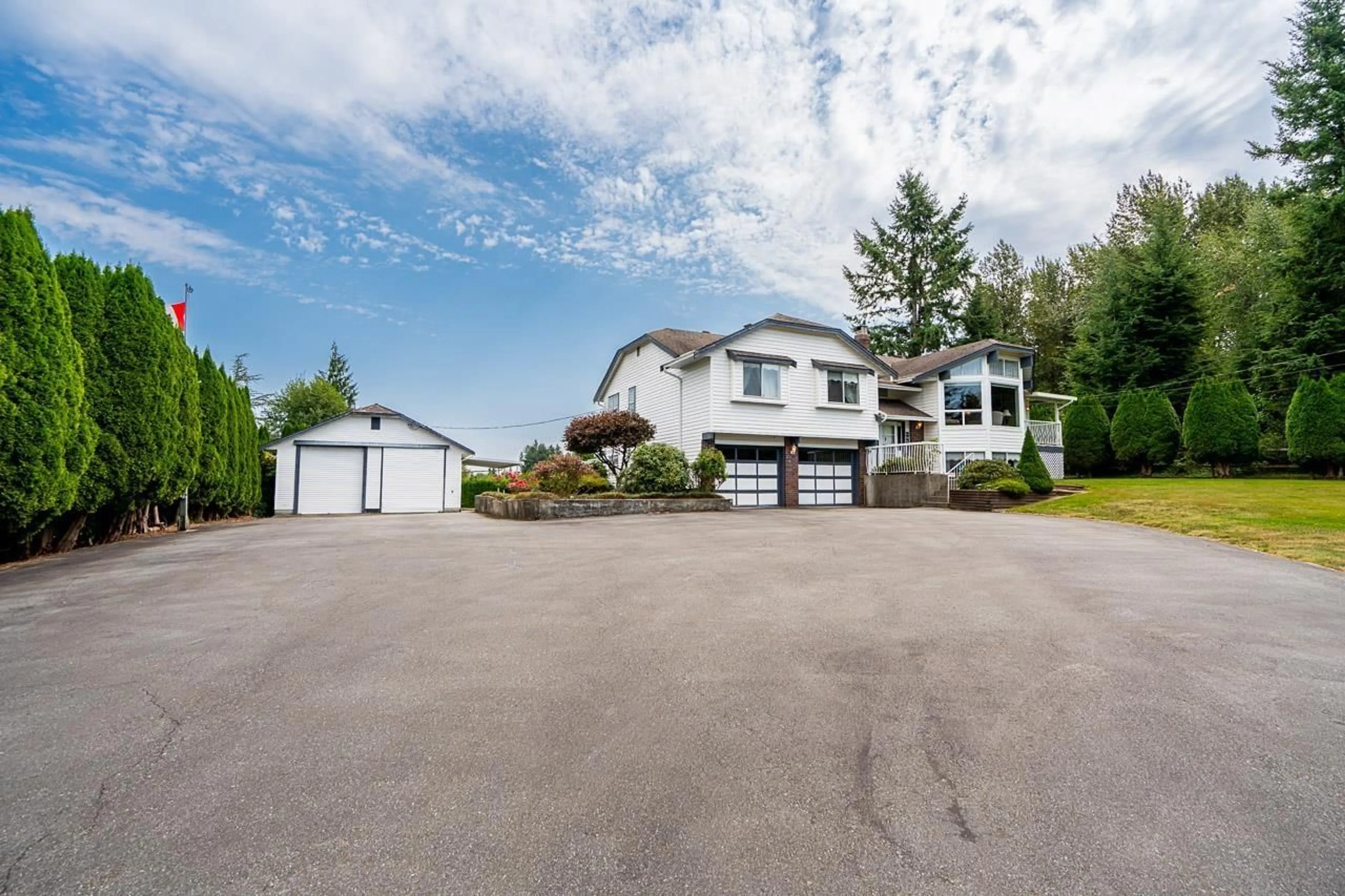 A pic from outside/outdoor area/front of a property/back of a property/a pic from drone, unknown for 8690 GOUNDREY STREET, Mission British Columbia V2V6Y5