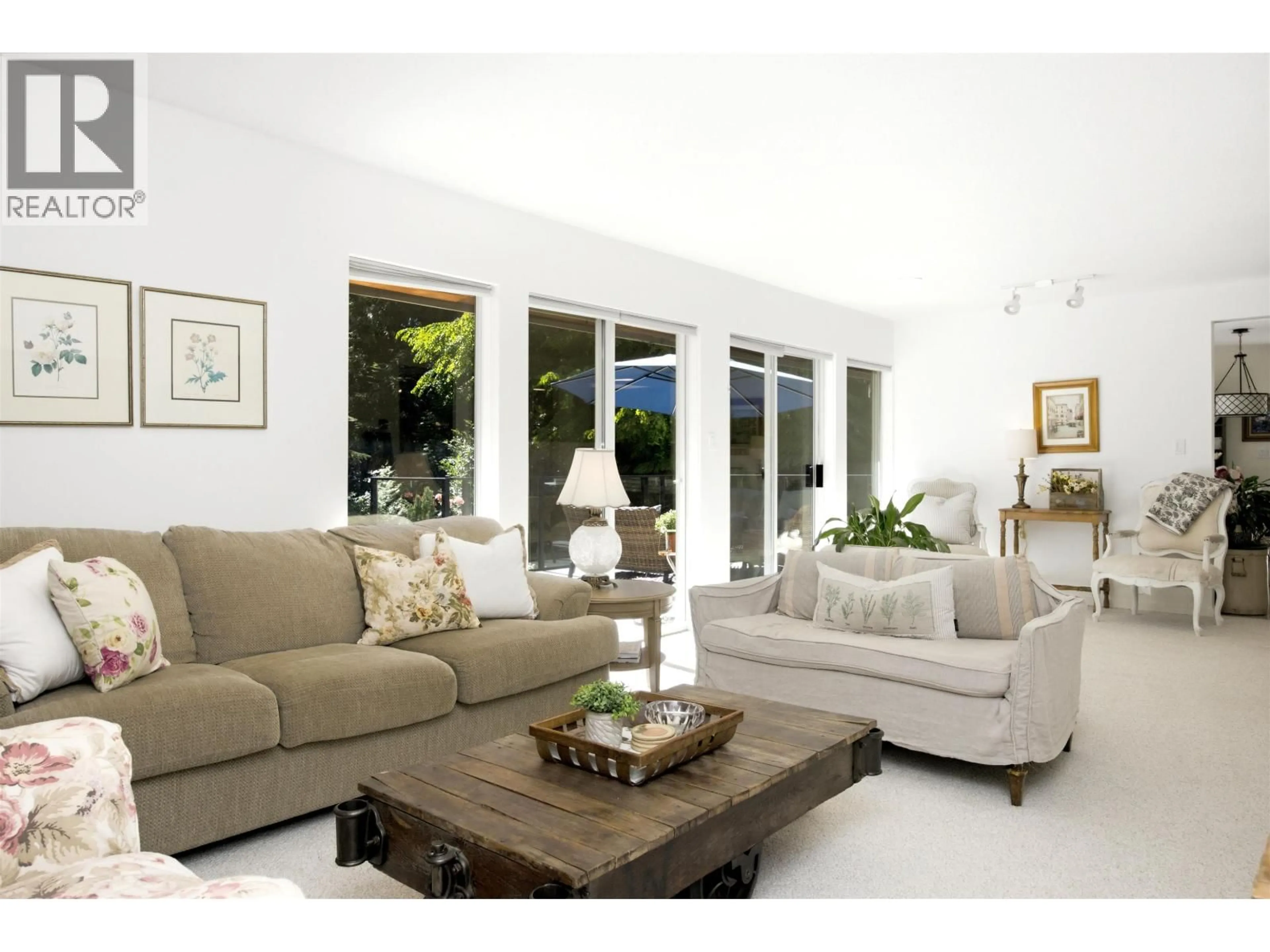Living room with furniture, unknown for 7321 REDROOFFS ROAD, Sechelt British Columbia V7Z0T3
