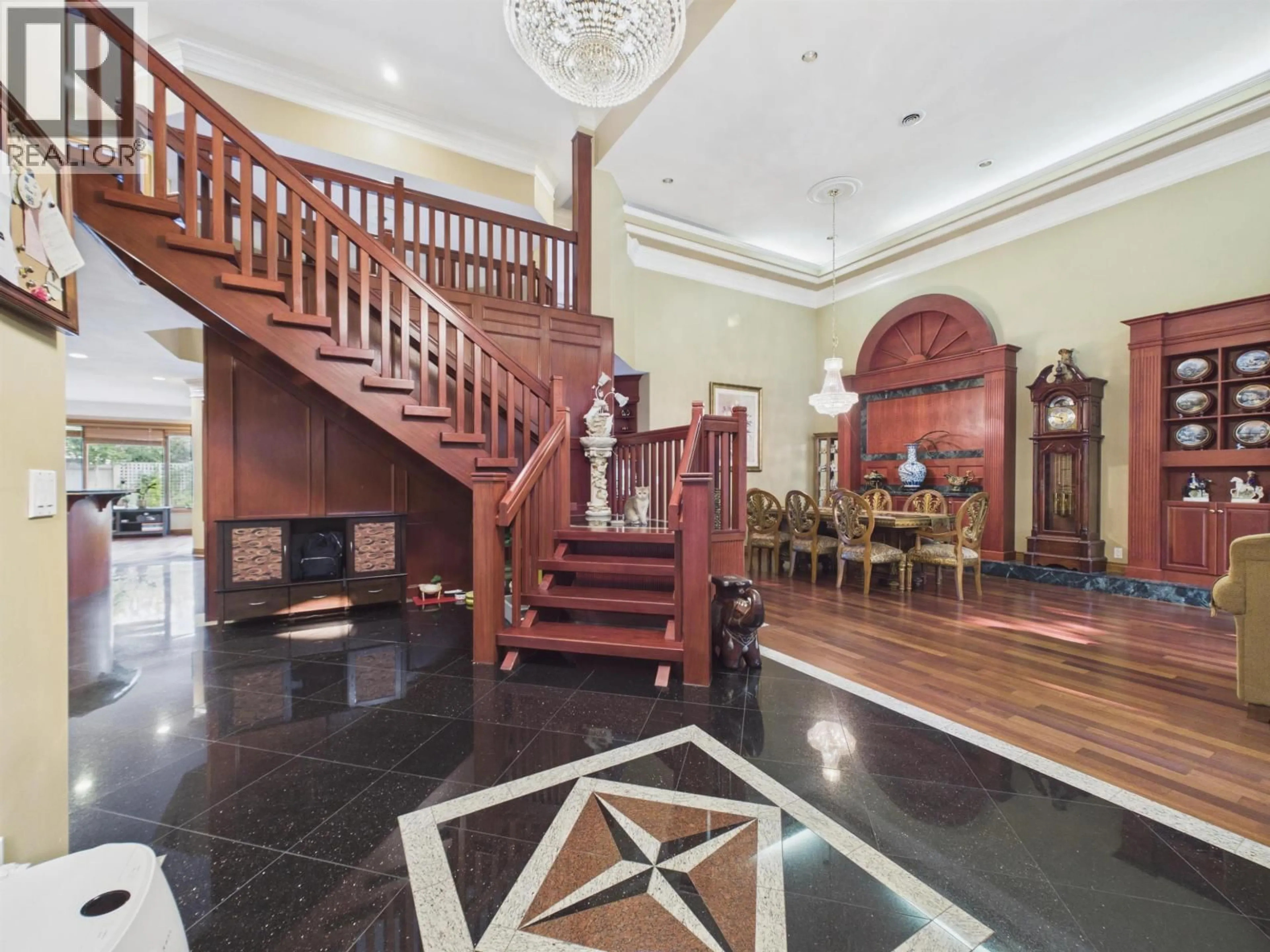 Indoor foyer for 8760 WHEELER ROAD, Richmond British Columbia V6Y2M5