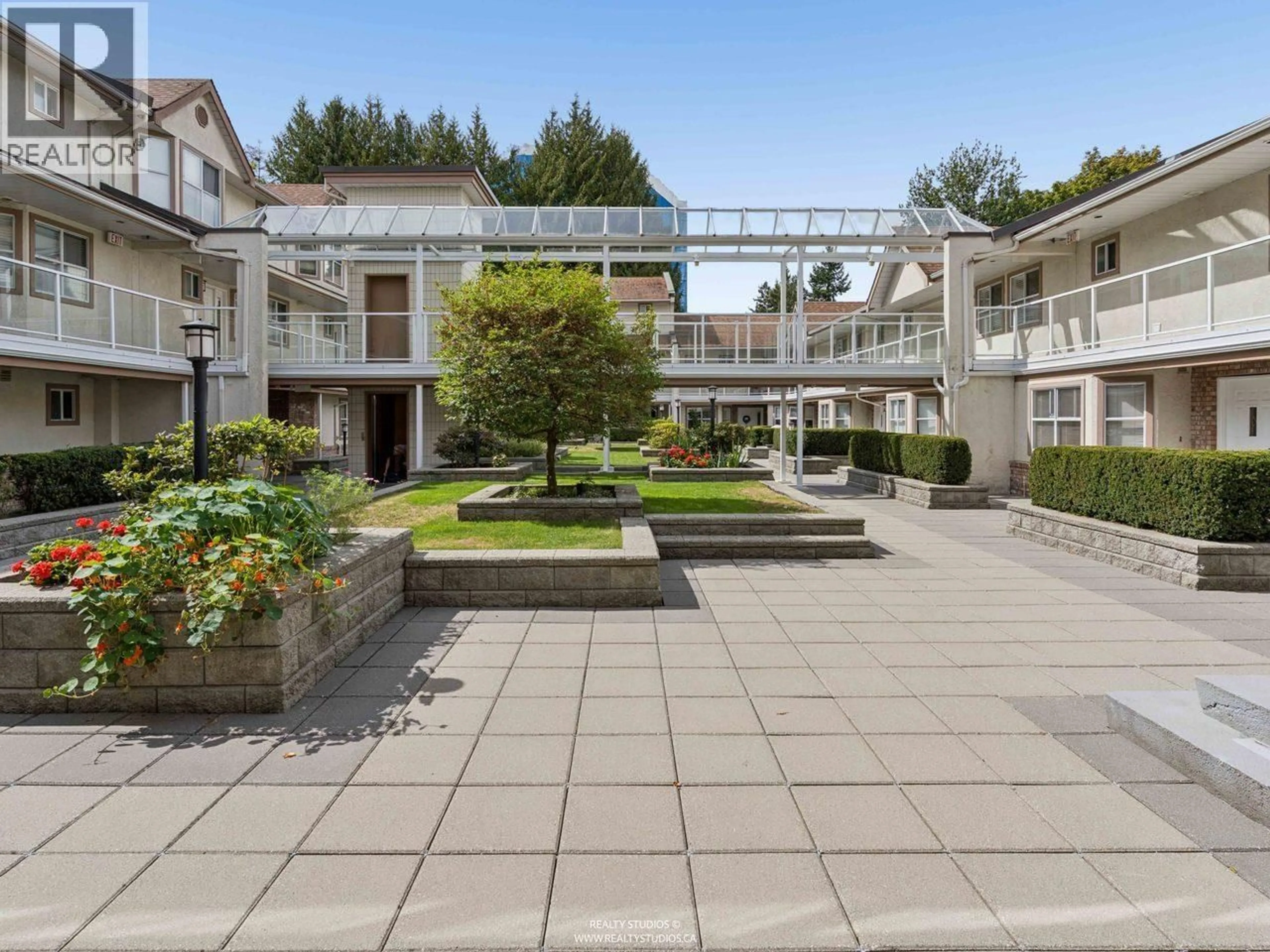 Patio, unknown for 21 - 5575 PATTERSON AVENUE, Burnaby British Columbia V5H2M6