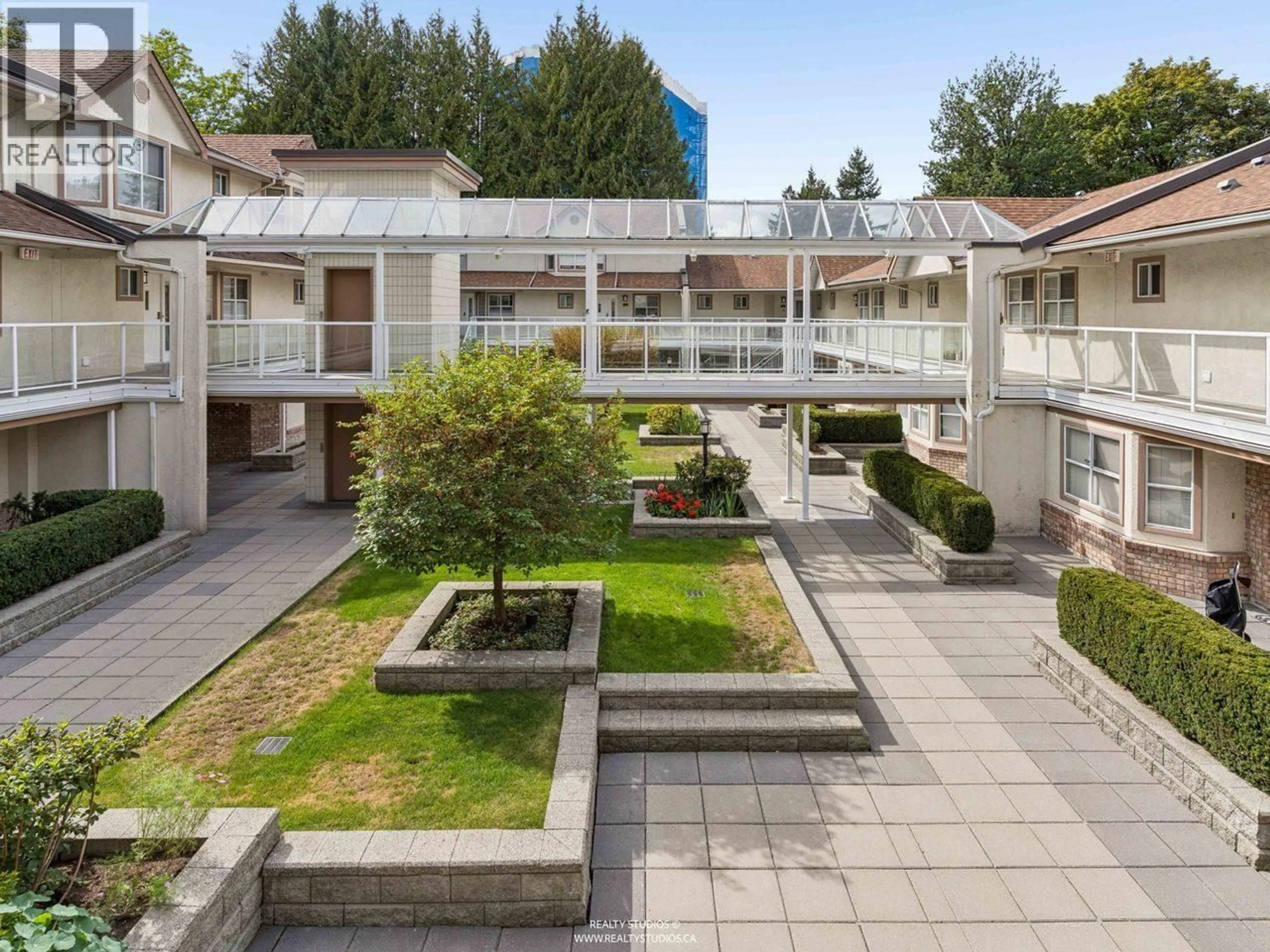 Patio, unknown for 21 - 5575 PATTERSON AVENUE, Burnaby British Columbia V5H2M6