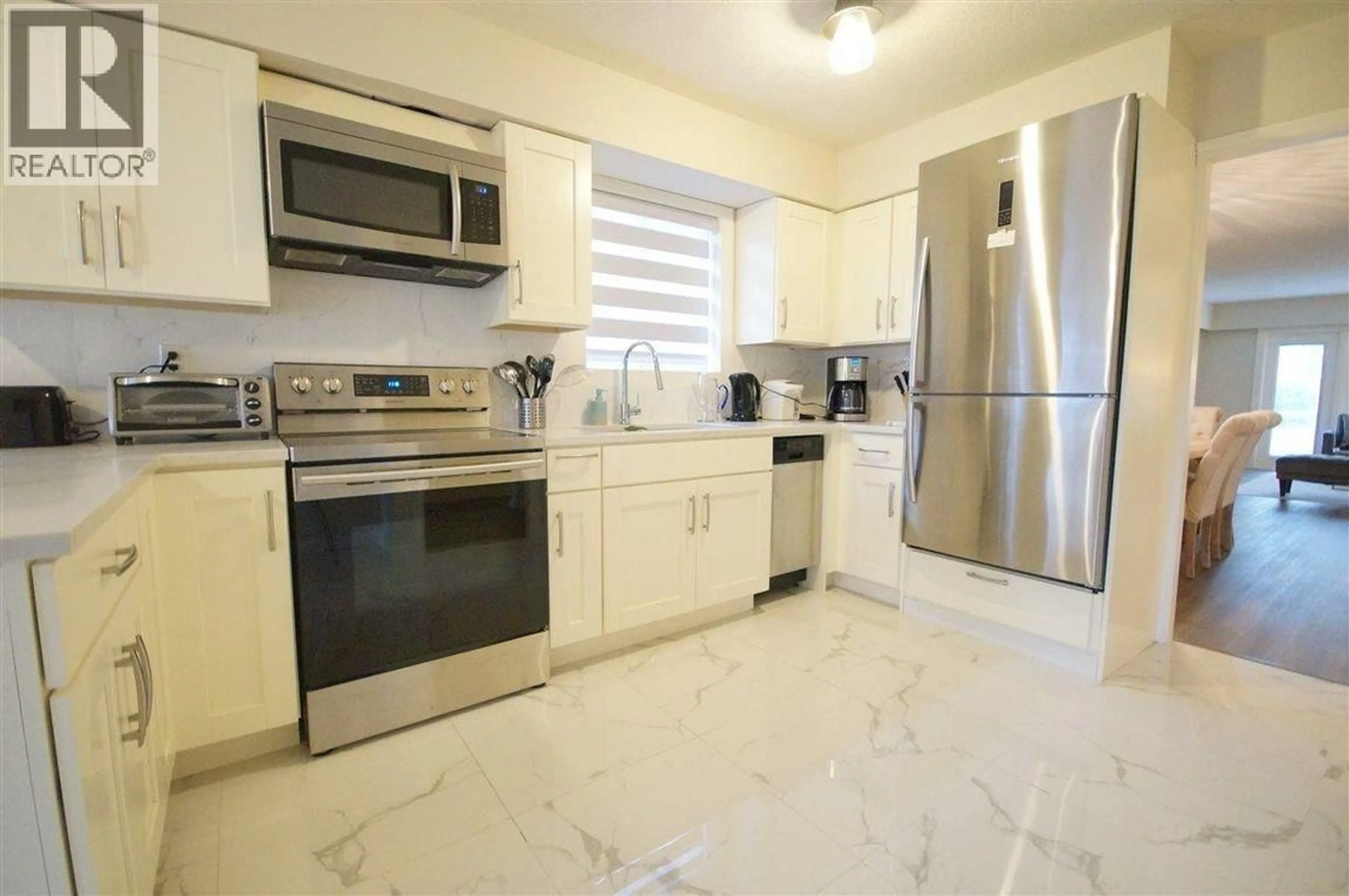 Standard kitchen, ceramic/tile floor for 2179 29TH AVENUE, Vancouver British Columbia V5N2Z2