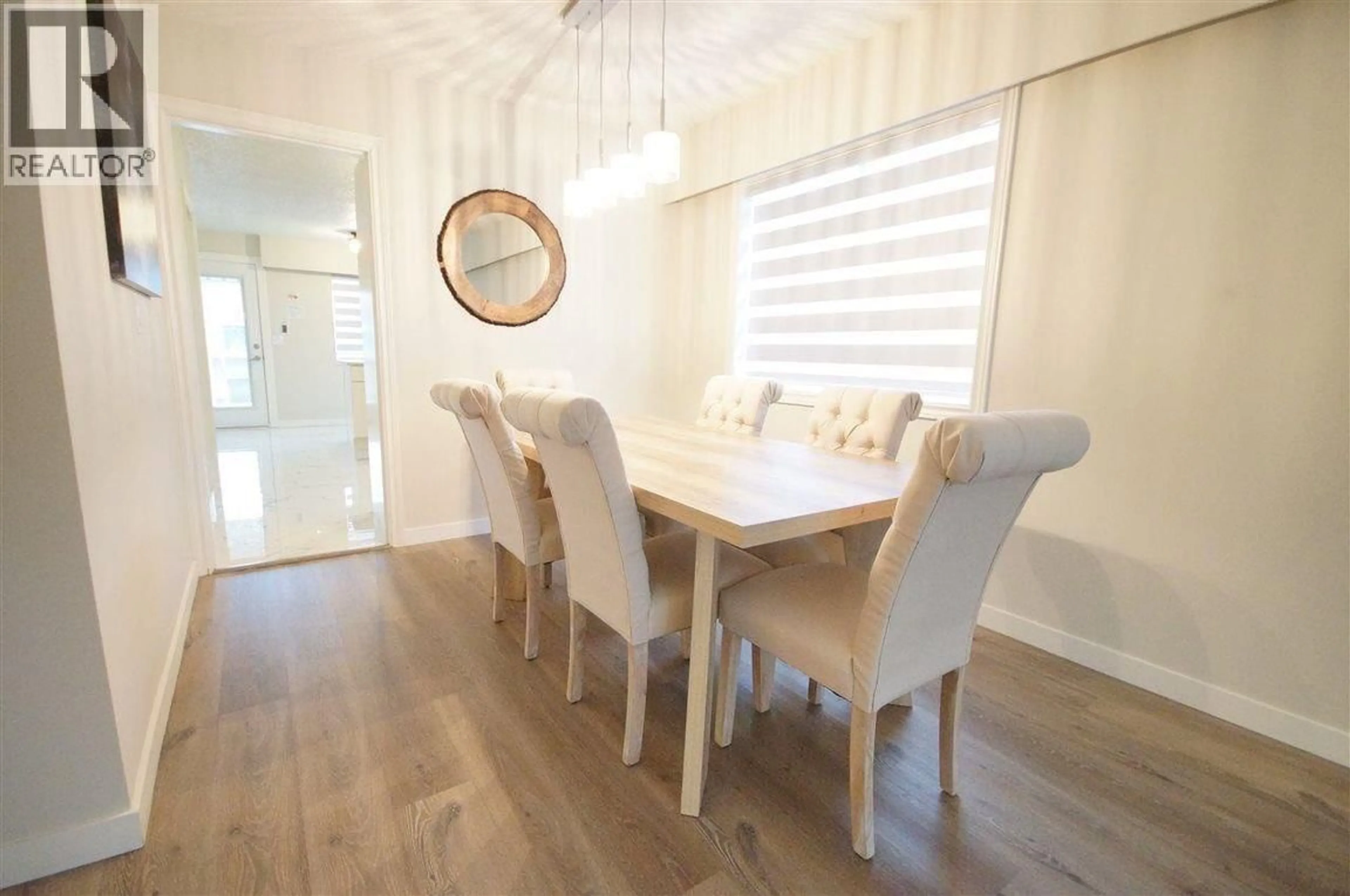 Dining room, wood/laminate floor for 2179 29TH AVENUE, Vancouver British Columbia V5N2Z2