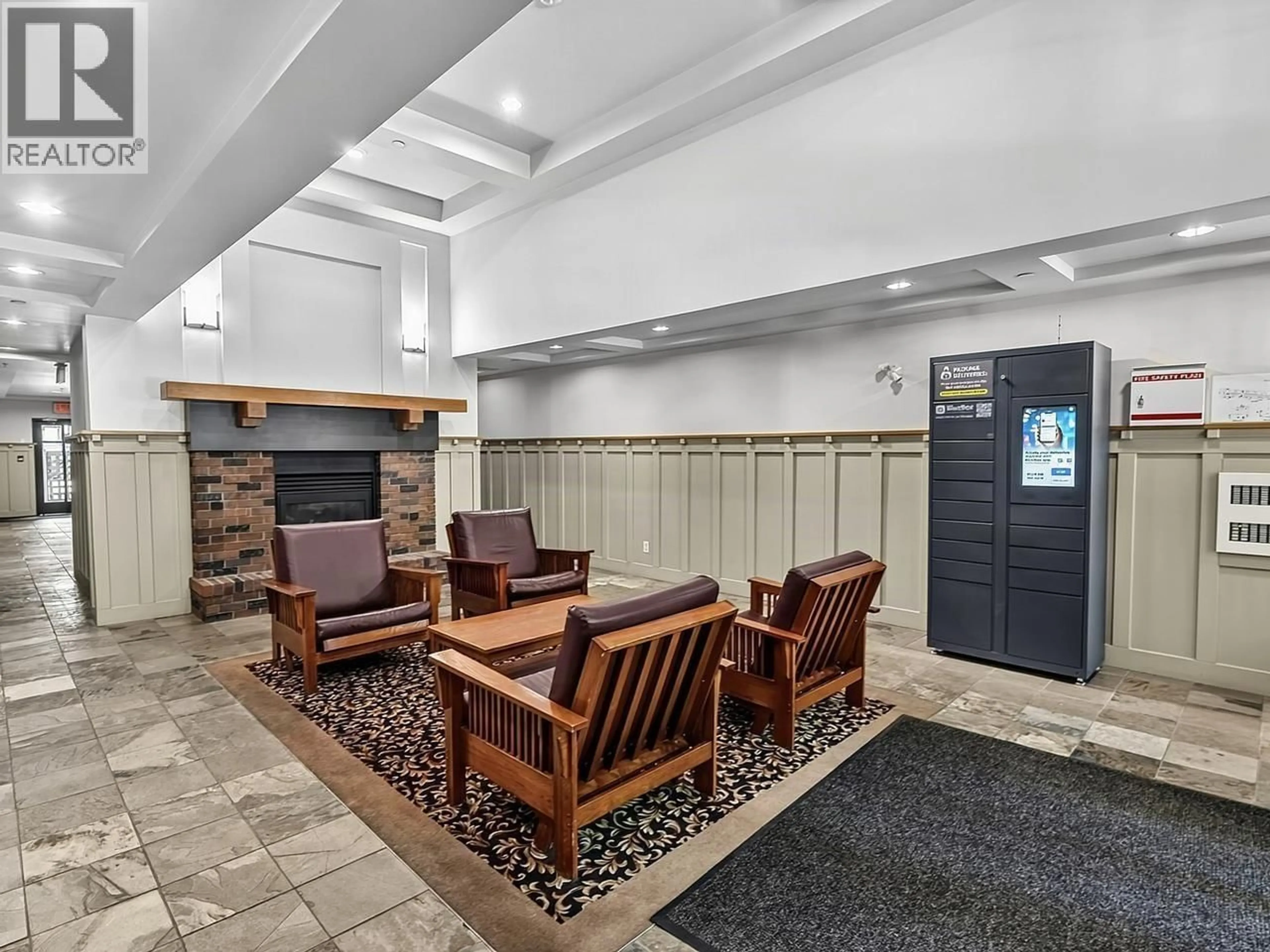 Lobby for 308 - 38 SEVENTH AVENUE, New Westminster British Columbia V3L5W2