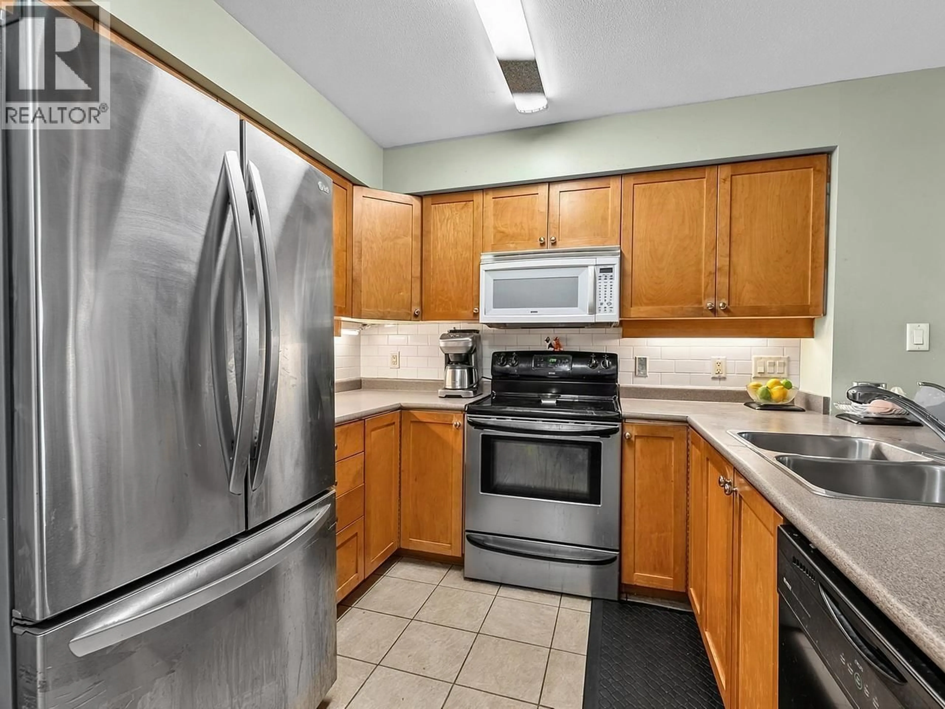 Standard kitchen, unknown for 308 - 38 SEVENTH AVENUE, New Westminster British Columbia V3L5W2