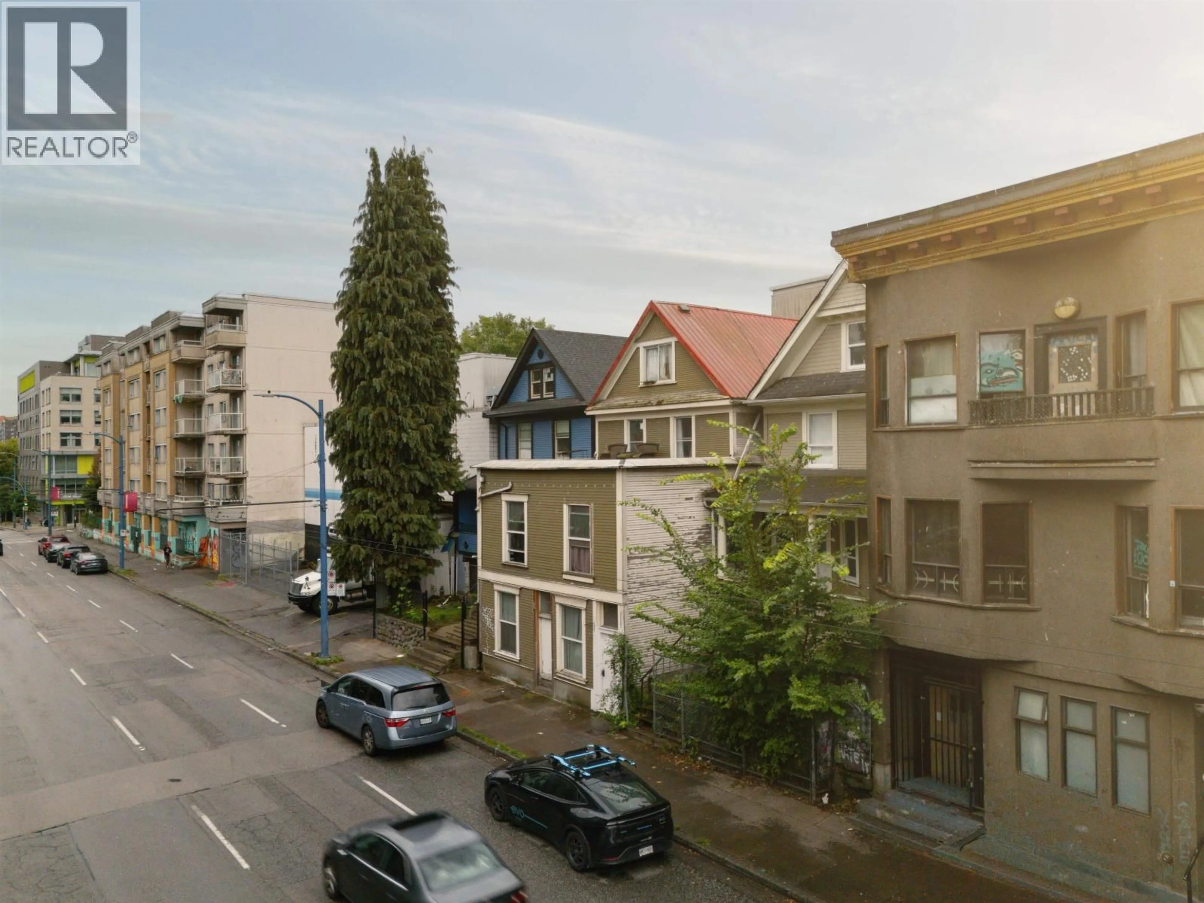 A pic from outside/outdoor area/front of a property/back of a property/a pic from drone, city buildings view from balcony for 522 CORDOVA STREET, Vancouver British Columbia V6A1L7