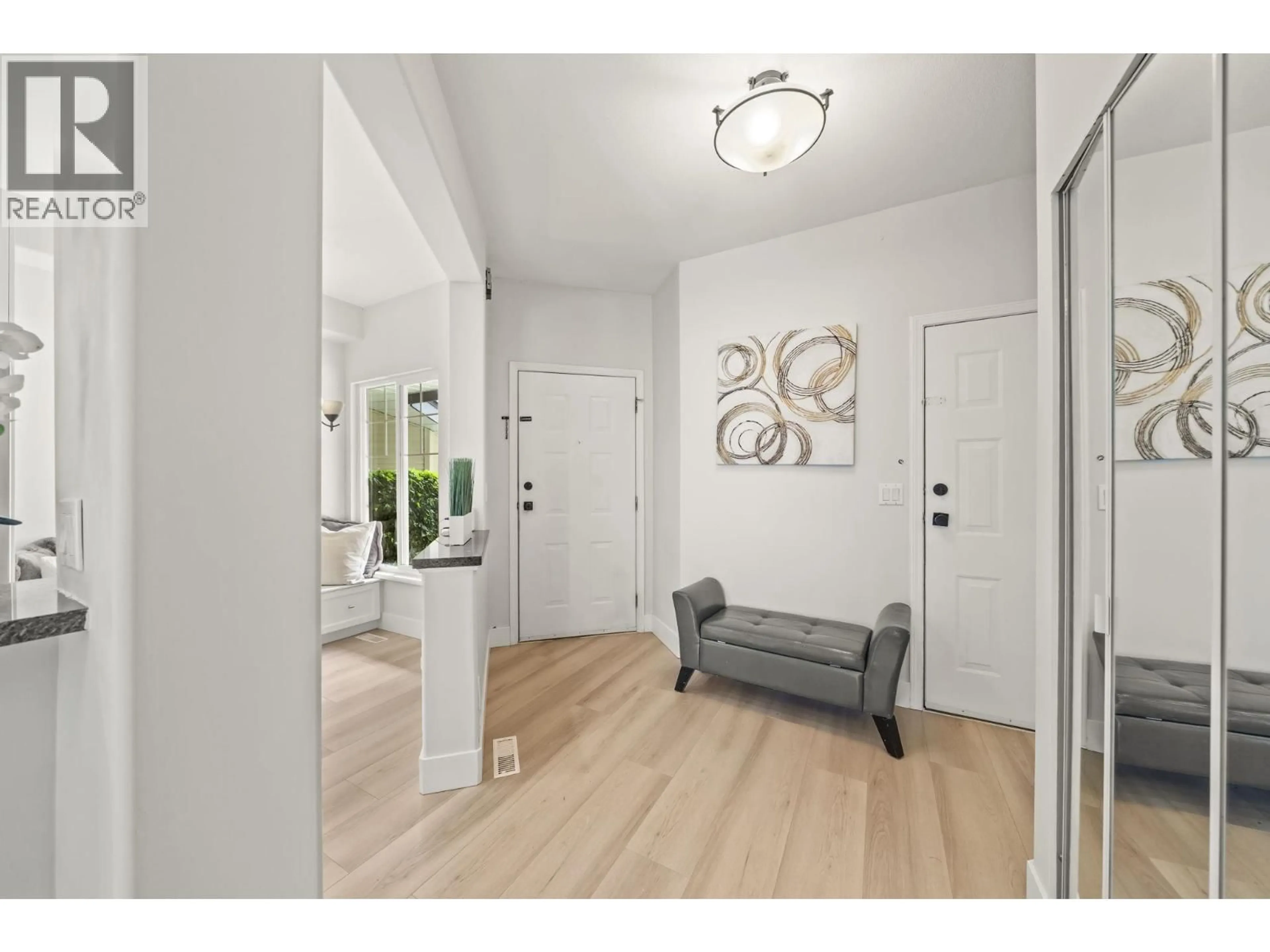 Indoor entryway for 12 - 1765 PADDOCK DRIVE, Coquitlam British Columbia V3E3J1