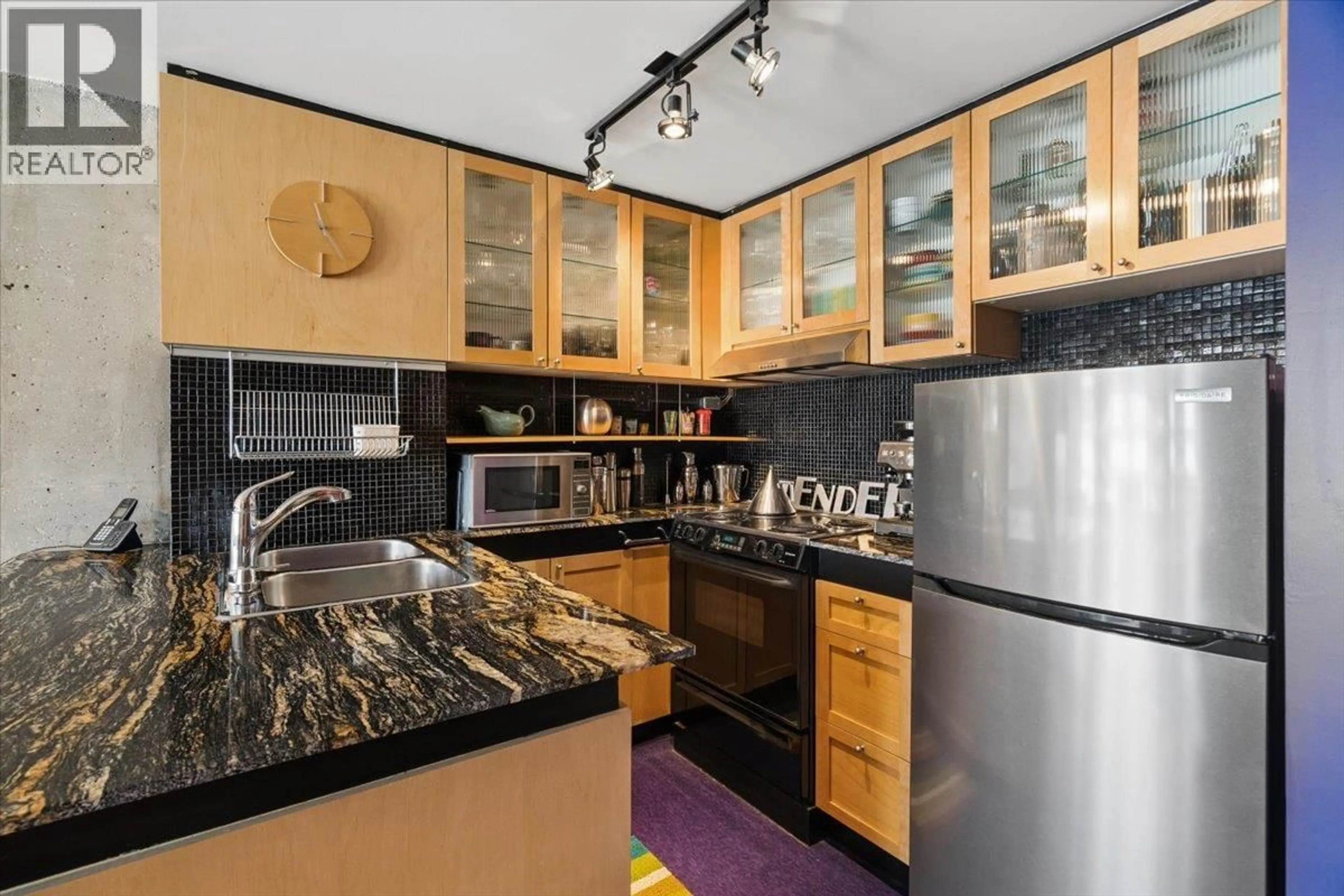 Standard kitchen, unknown for 720 - 1333 HORNBY STREET, Vancouver British Columbia V6Z2C1