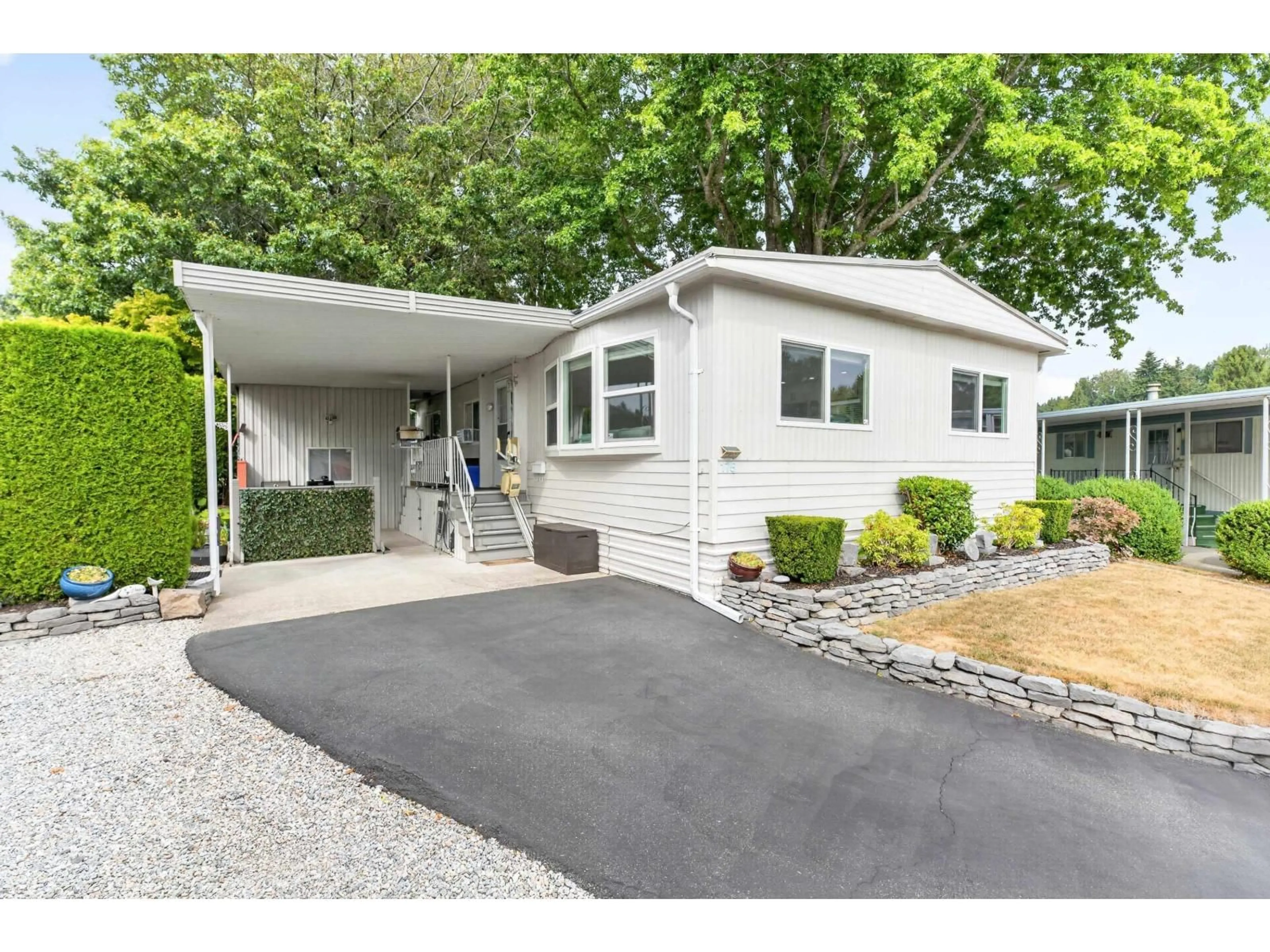 Home with vinyl exterior material, street for 175 - 1840 160 STREET, Surrey British Columbia V4A4X4