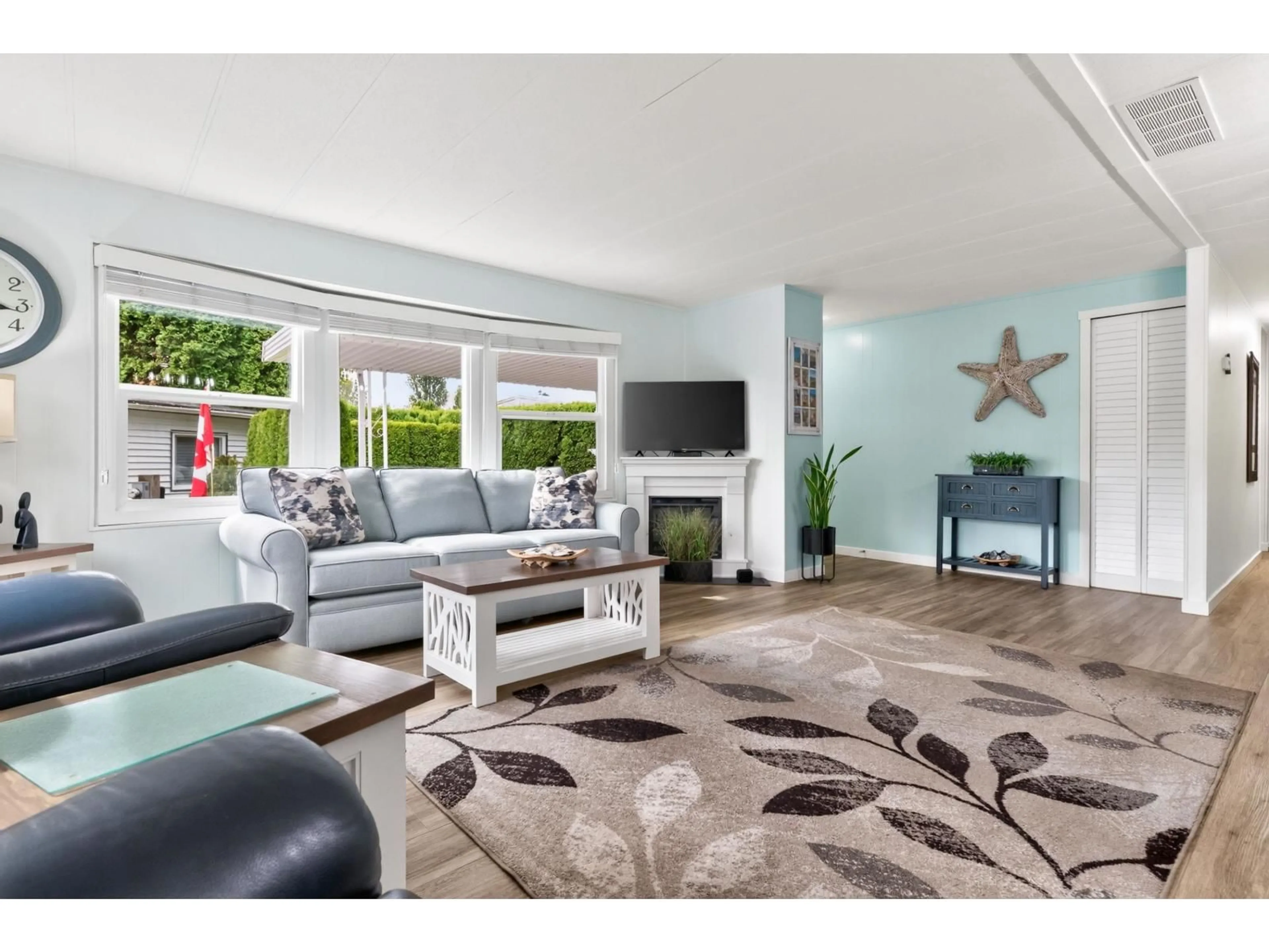 Living room with furniture, unknown for 175 - 1840 160 STREET, Surrey British Columbia V4A4X4