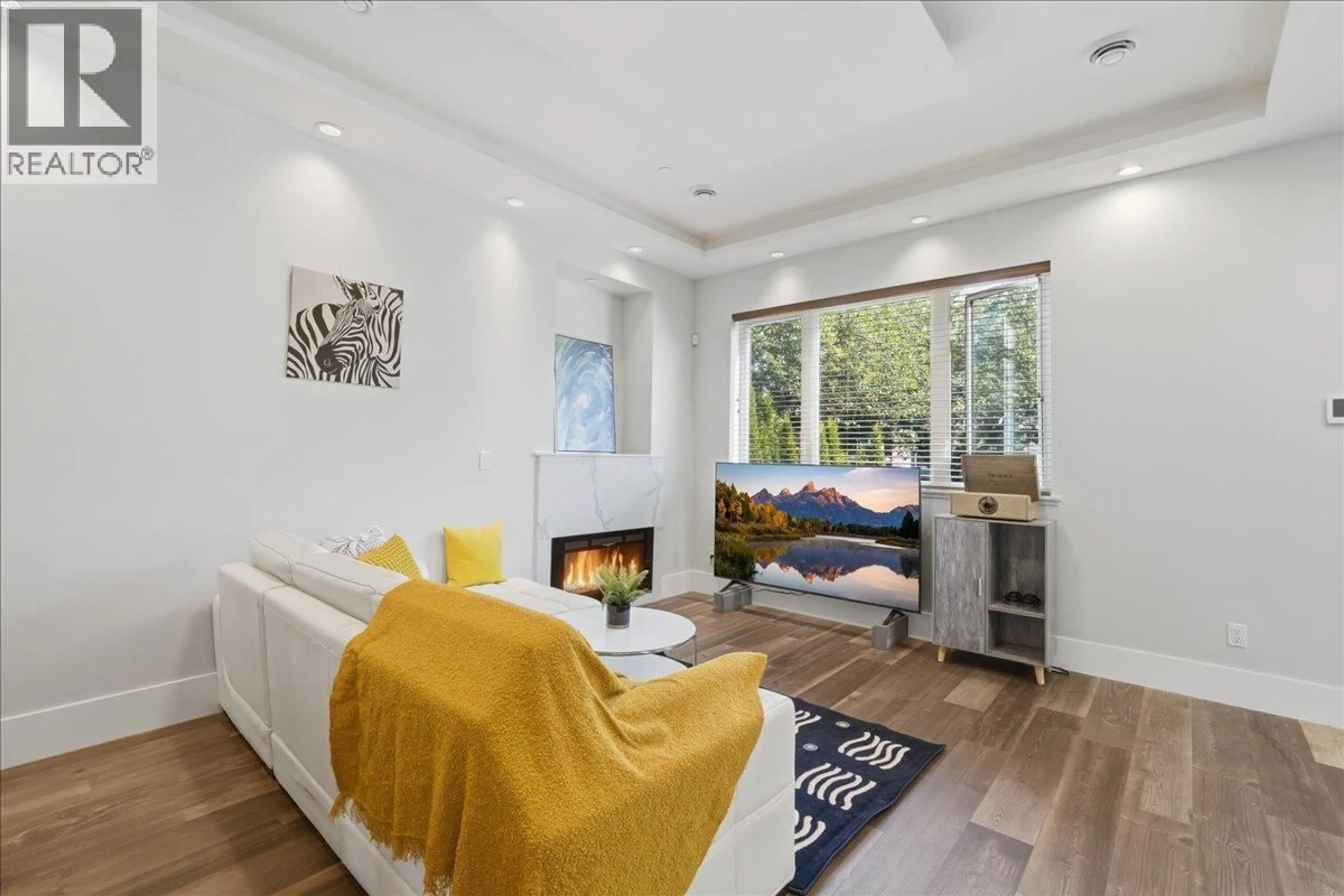 Living room with furniture, unknown for 3123 7TH AVENUE, Vancouver British Columbia V5M1V6