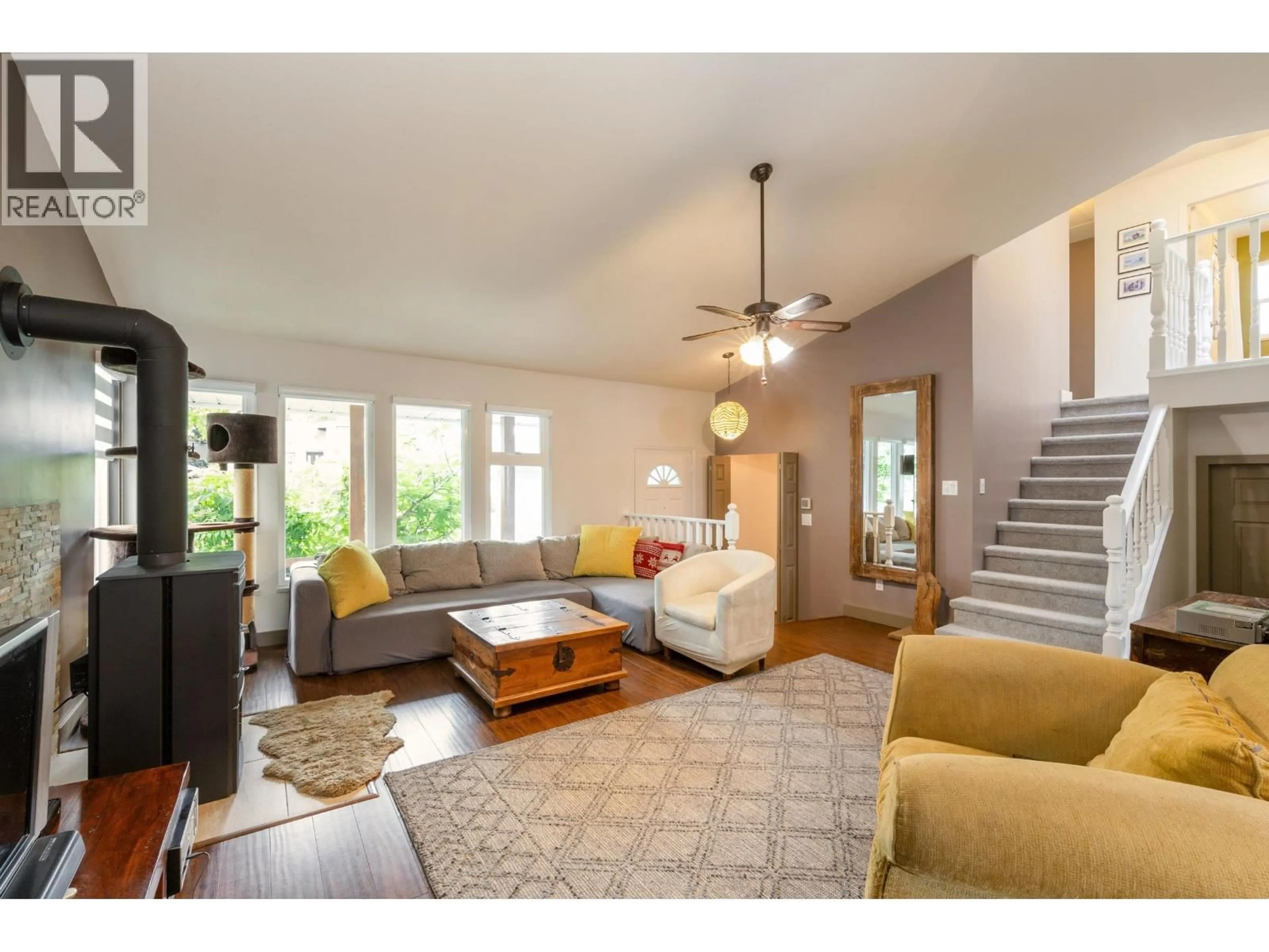 Living room with furniture, unknown for 12193 MAKINSON STREET, Maple Ridge British Columbia V2X9P1