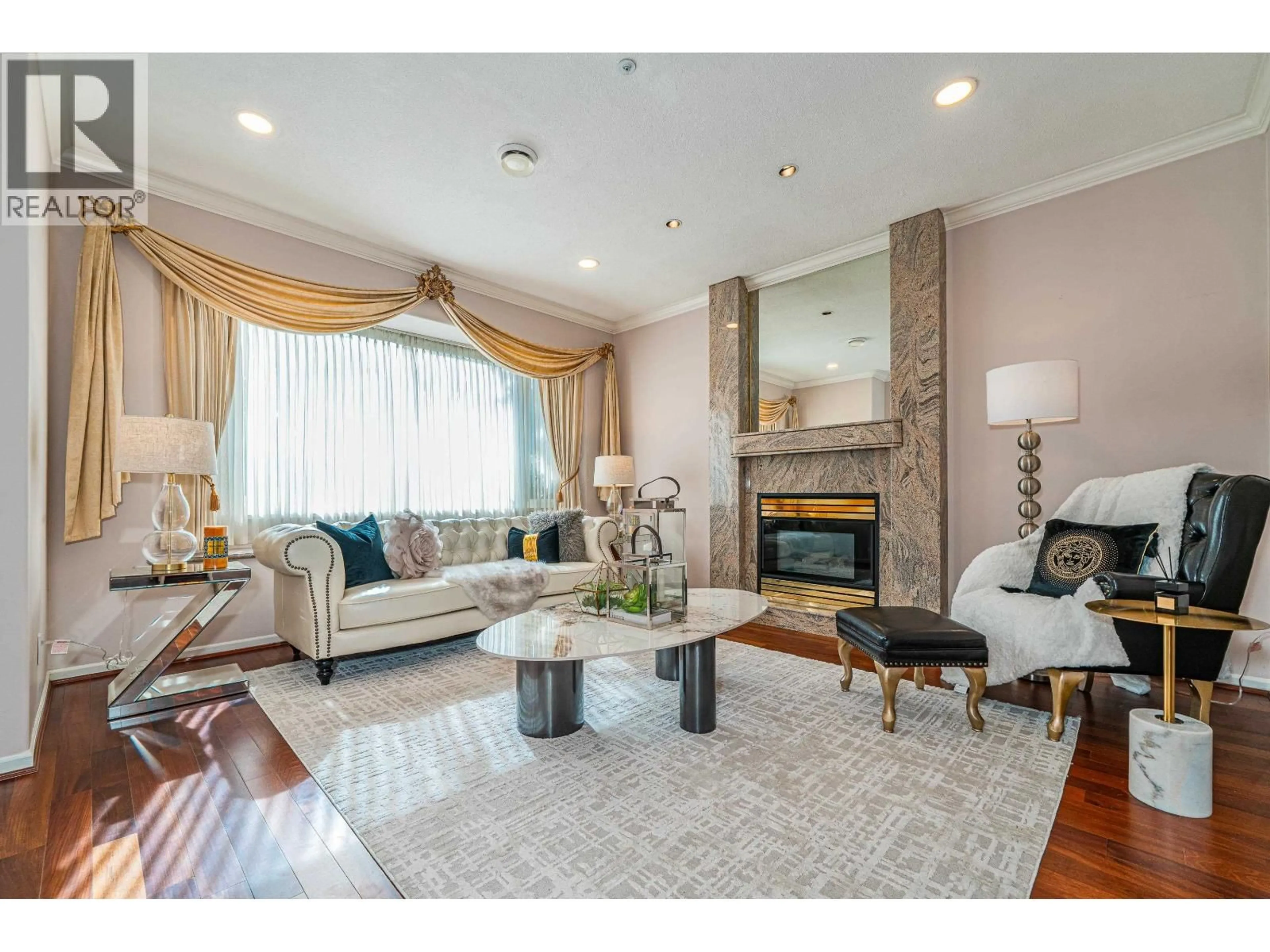 Living room with furniture, unknown for 4255 15TH AVENUE, Vancouver British Columbia V6R3A7
