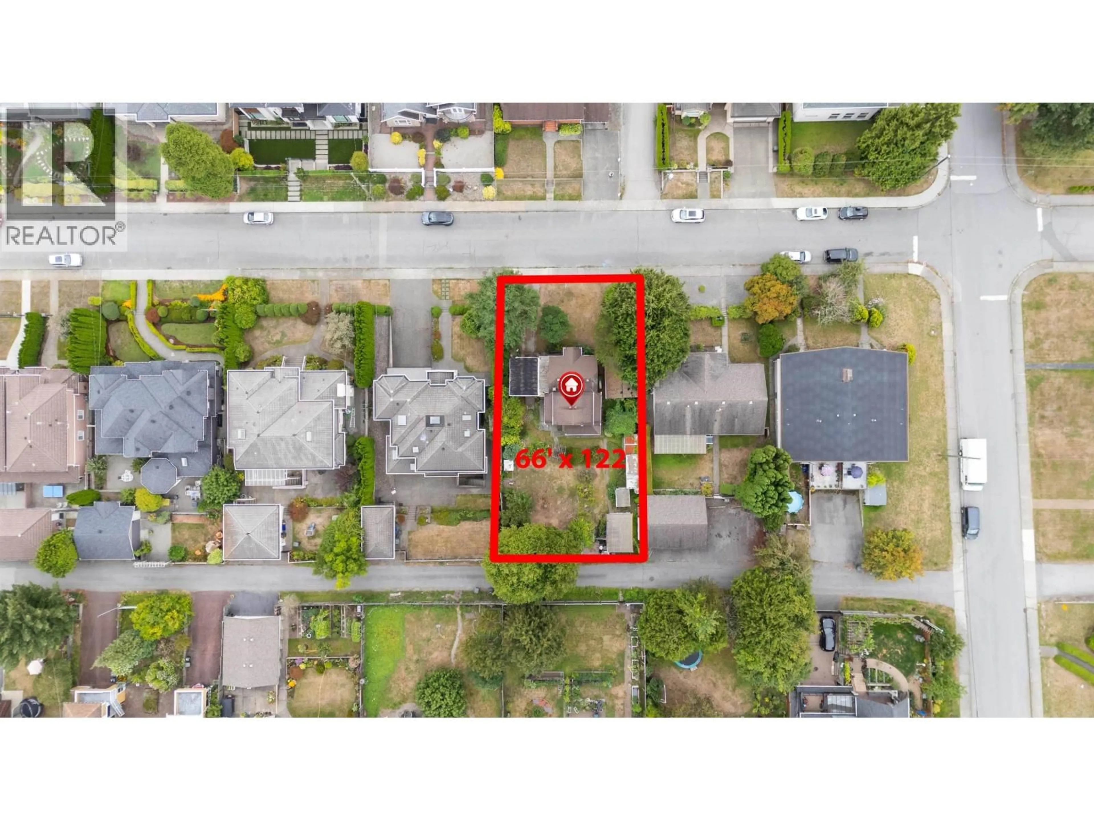 A pic from outside/outdoor area/front of a property/back of a property/a pic from drone, street for 6151 WINCH STREET, Burnaby British Columbia V5B2L4