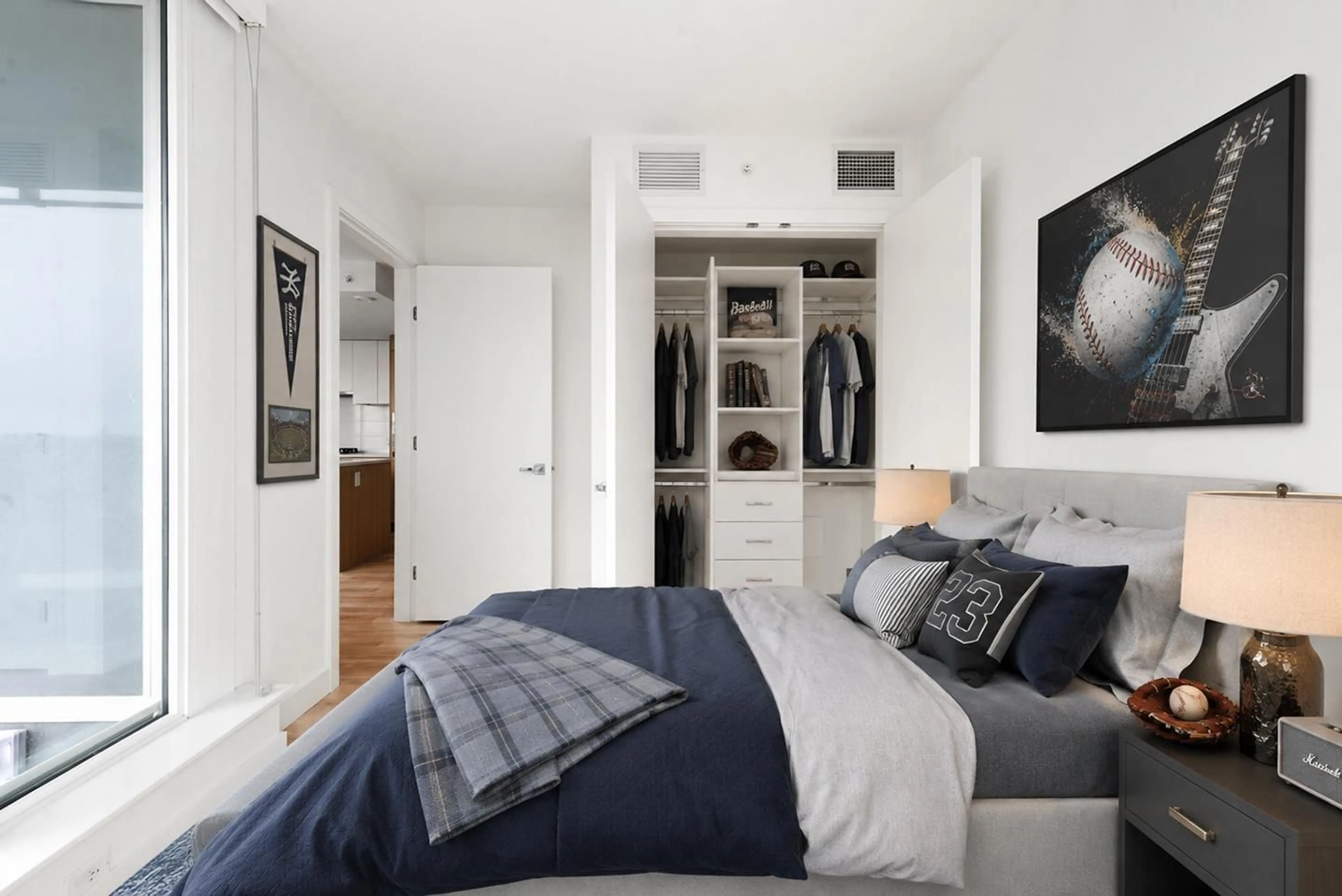 Bedroom with bed, unknown for 1102 - 9675 KING GEORGE BOULEVARD, Surrey British Columbia V3T2V3