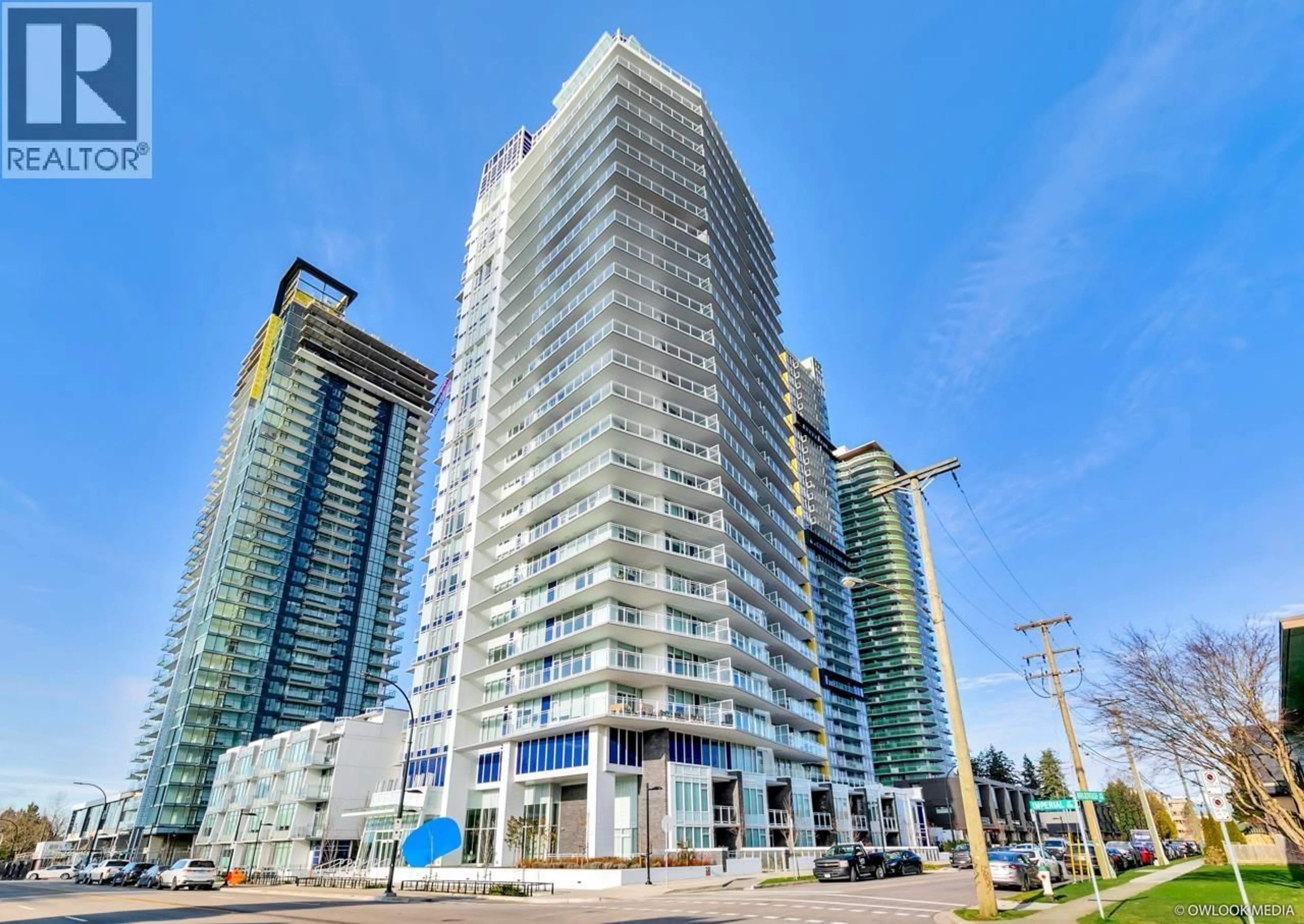Indoor foyer for 705 - 5051 IMPERIAL STREET, Burnaby British Columbia V5J0J3