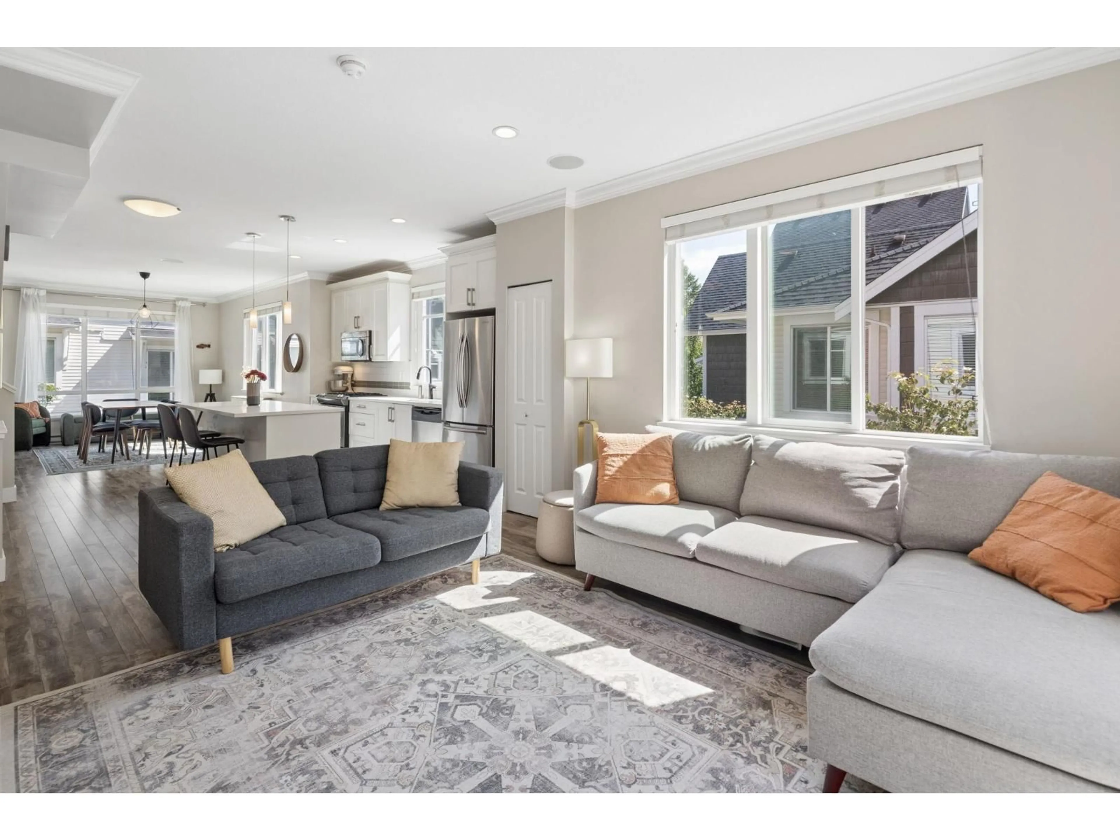 Living room with furniture, unknown for 32 - 3039 156 STREET, Surrey British Columbia V3Z6T5