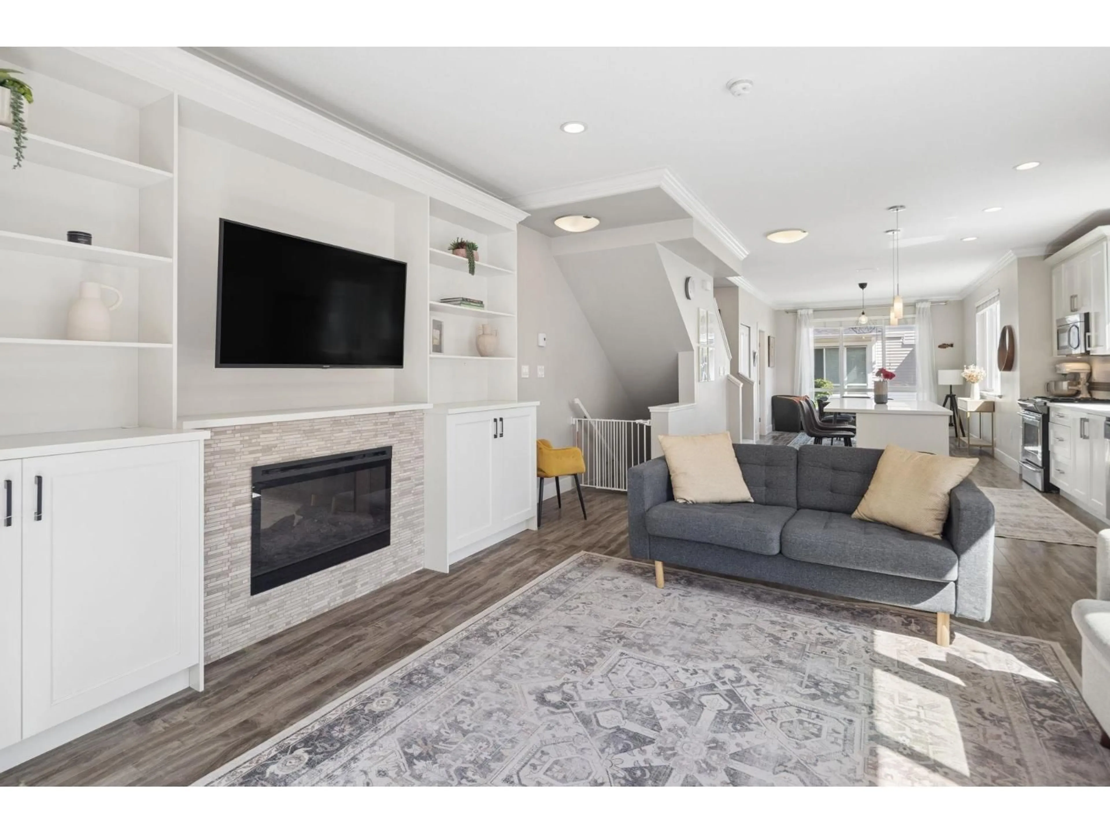 Living room with furniture, unknown for 32 - 3039 156 STREET, Surrey British Columbia V3Z6T5