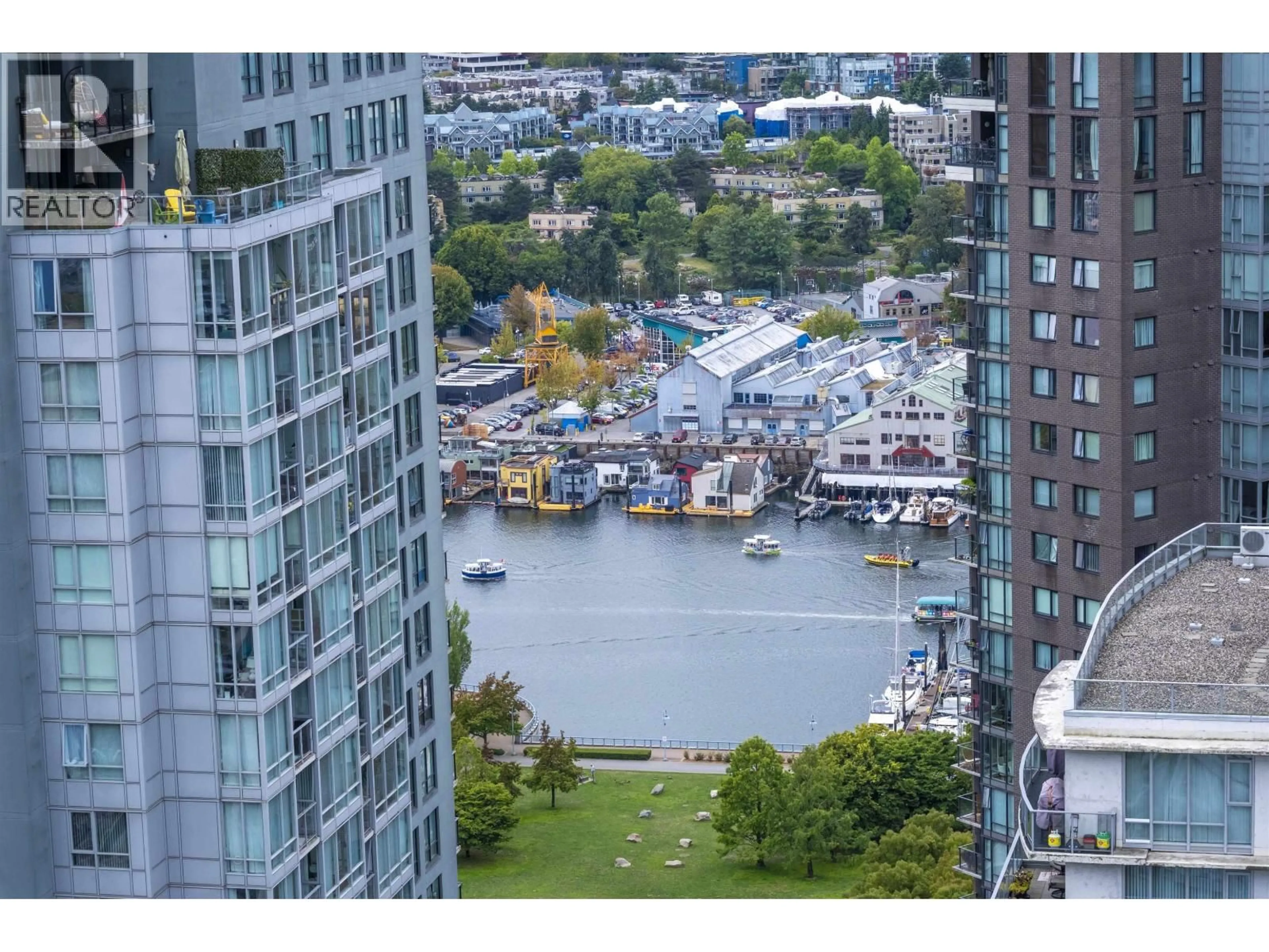 A pic from outside/outdoor area/front of a property/back of a property/a pic from drone, city buildings view from balcony for 3508 - 1372 SEYMOUR STREET, Vancouver British Columbia V6B0L1