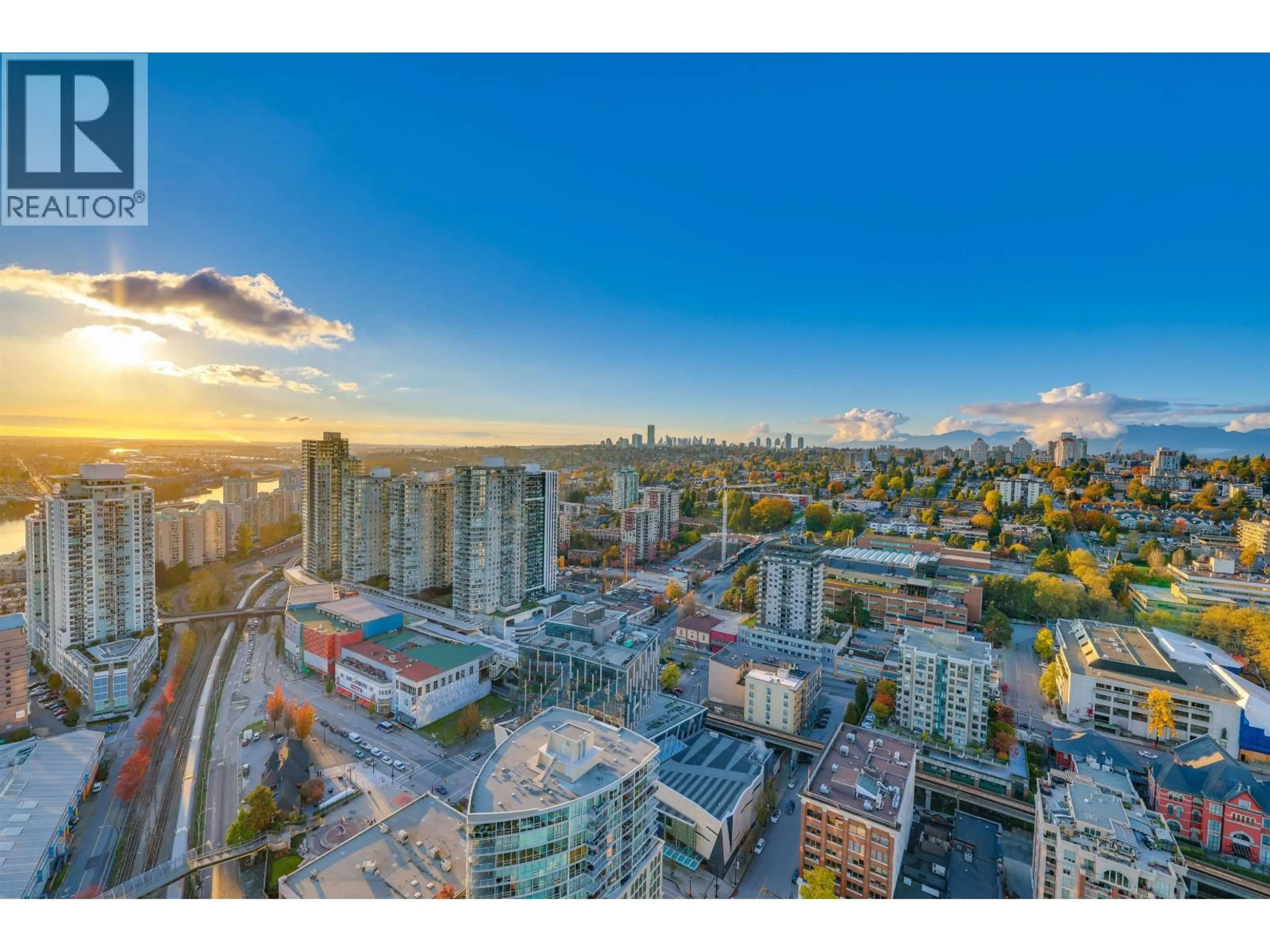 A pic from outside/outdoor area/front of a property/back of a property/a pic from drone, city buildings view from balcony for 3504 - 680 QUAYSIDE DRIVE, New Westminster British Columbia V3M0P2