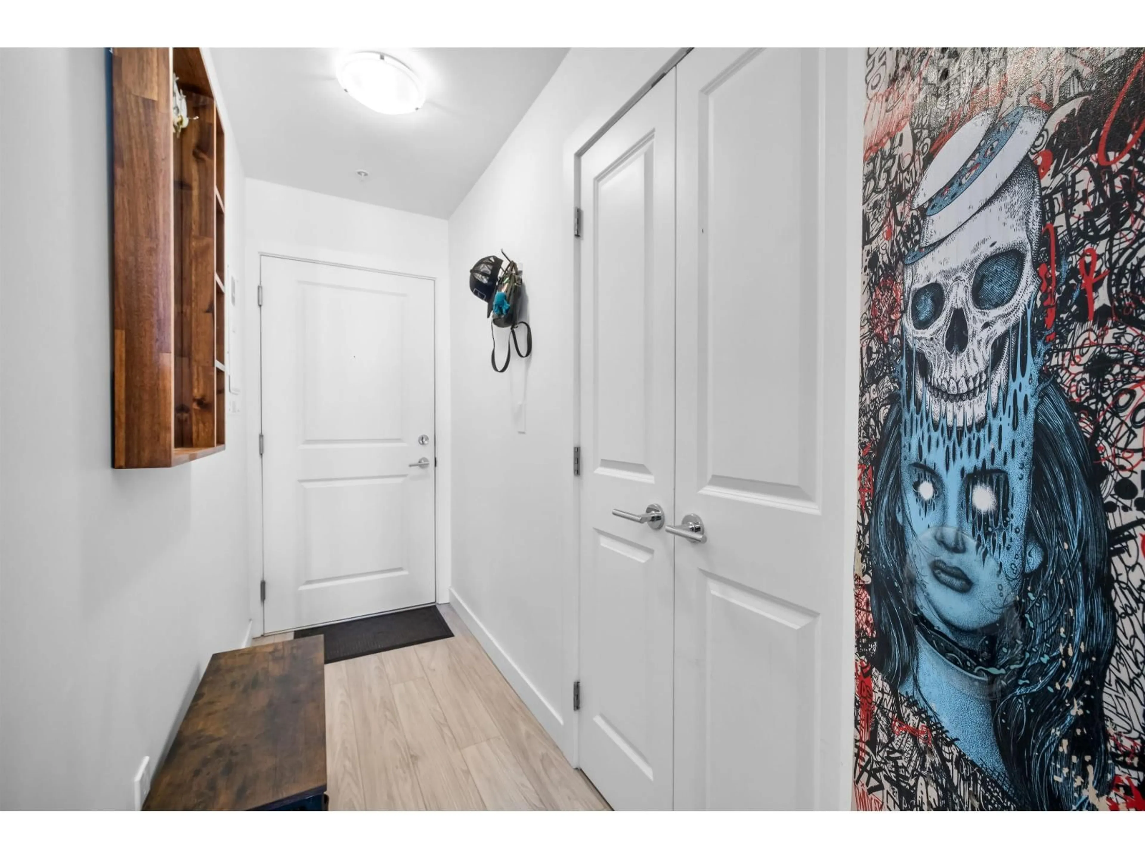 Indoor entryway for A413 - 20834 80 AVENUE, Langley British Columbia V2Y0Y6