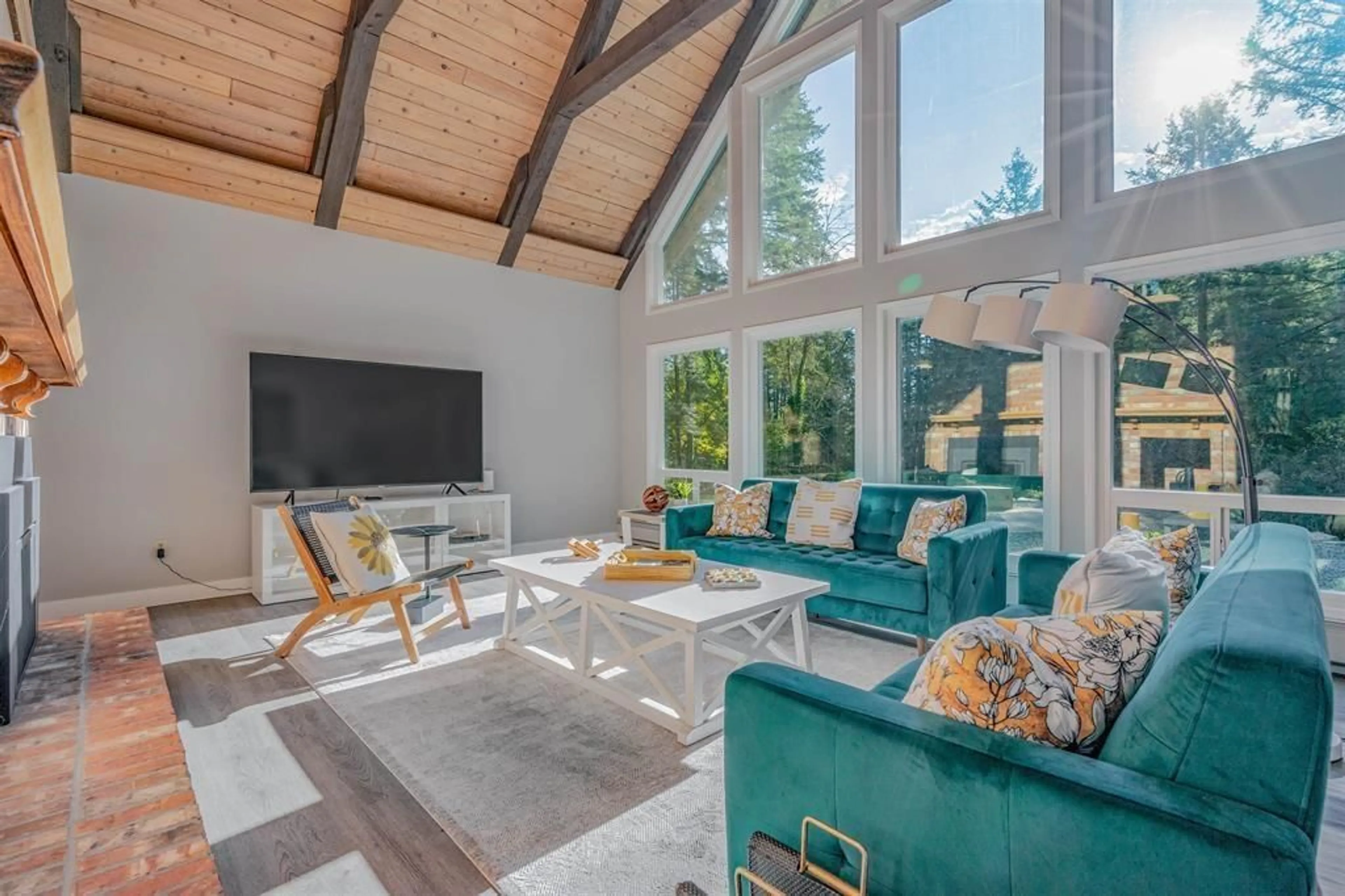 Living room with furniture, unknown for 20264 27 AVENUE, Langley British Columbia V2Z1X3