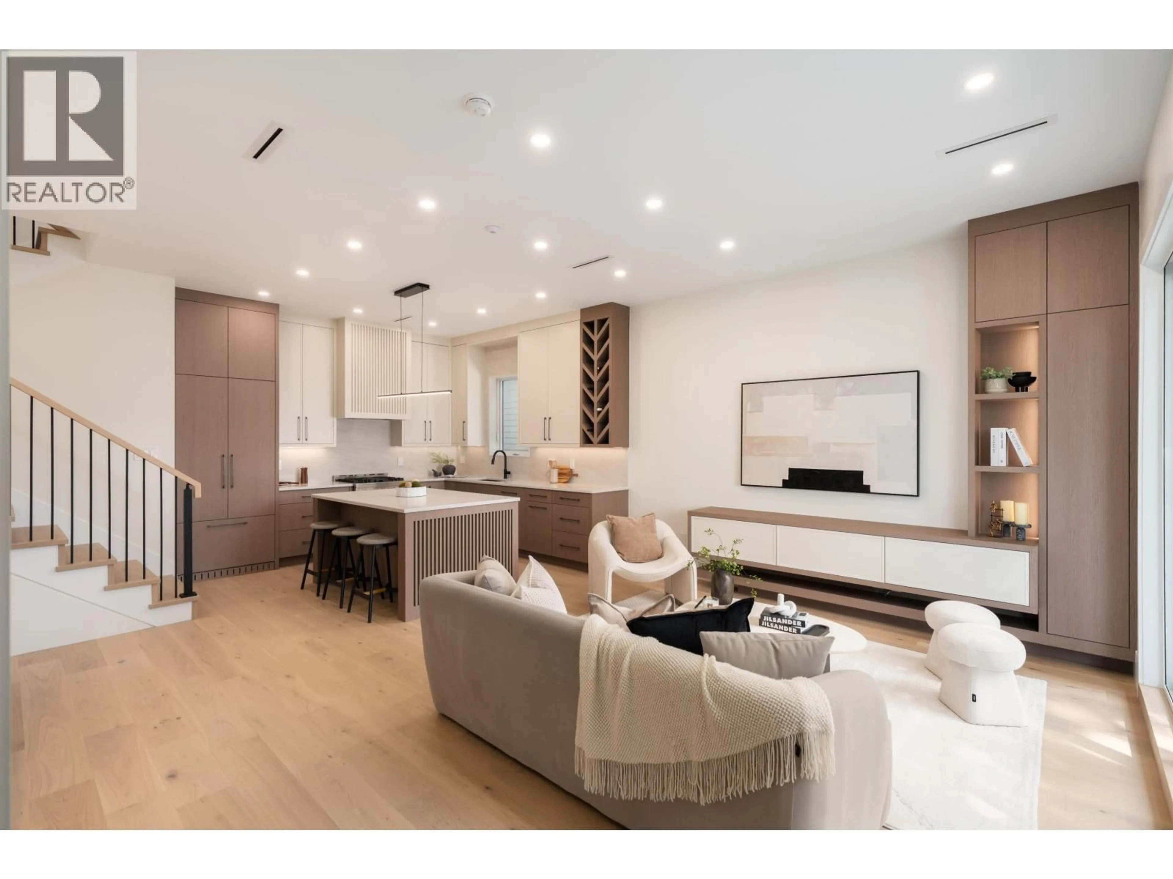 Unknown for 2 - 4331 UNION STREET, Burnaby British Columbia V5C2X5