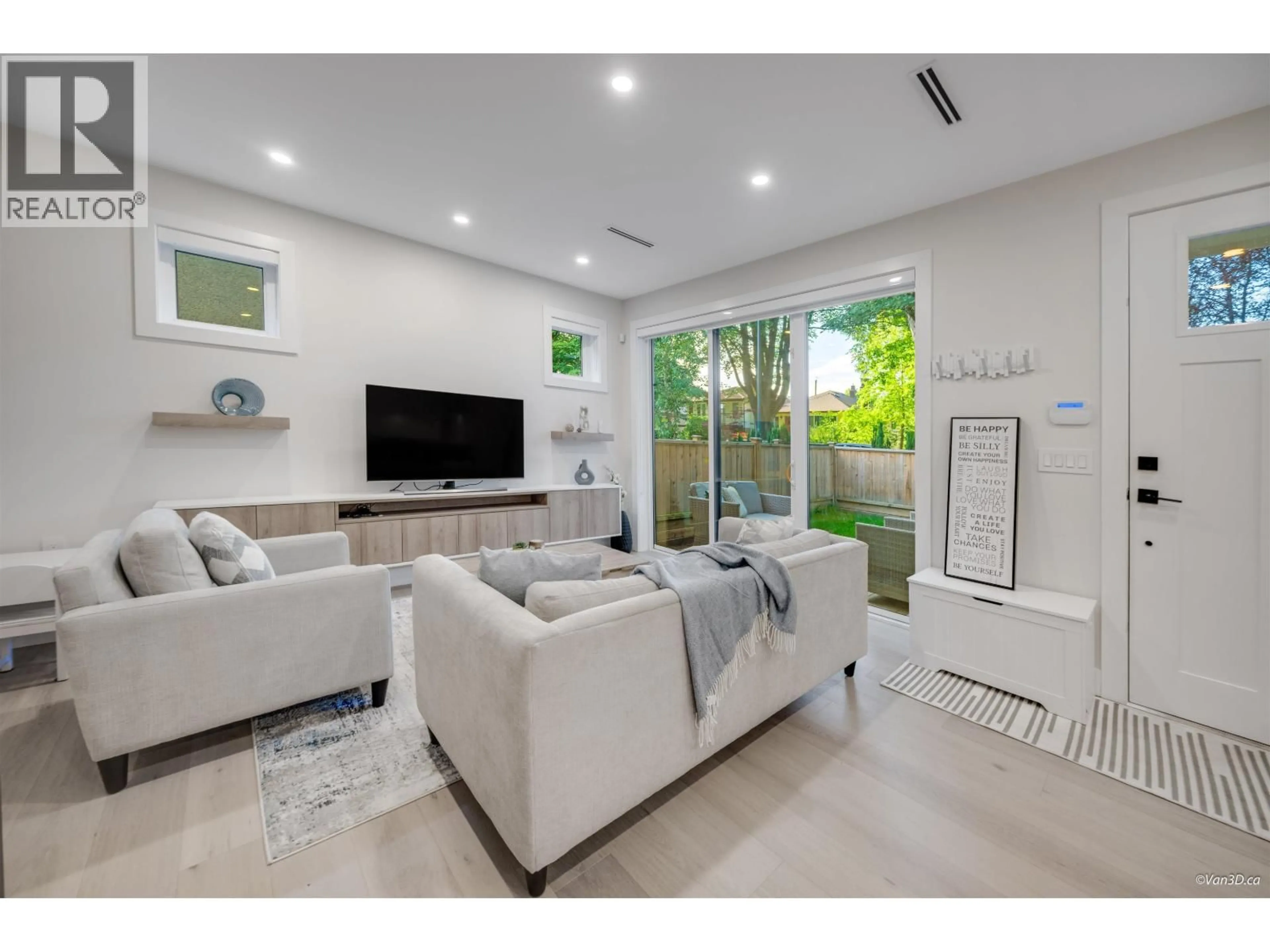 Living room with furniture, unknown for 2558 WILLIAM STREET, Vancouver British Columbia V5K2Y4