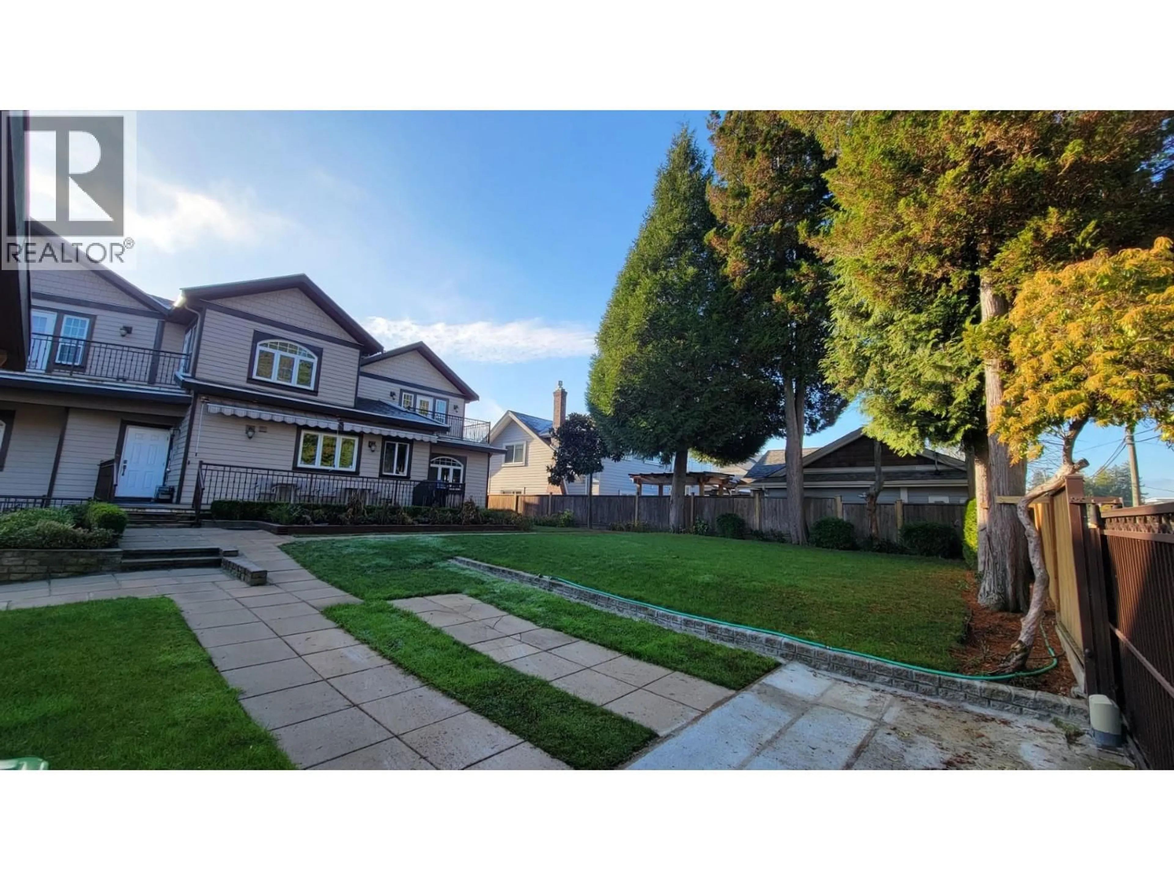 A pic from outside/outdoor area/front of a property/back of a property/a pic from drone, street for 729 47TH AVENUE, Vancouver British Columbia V5Z2R7