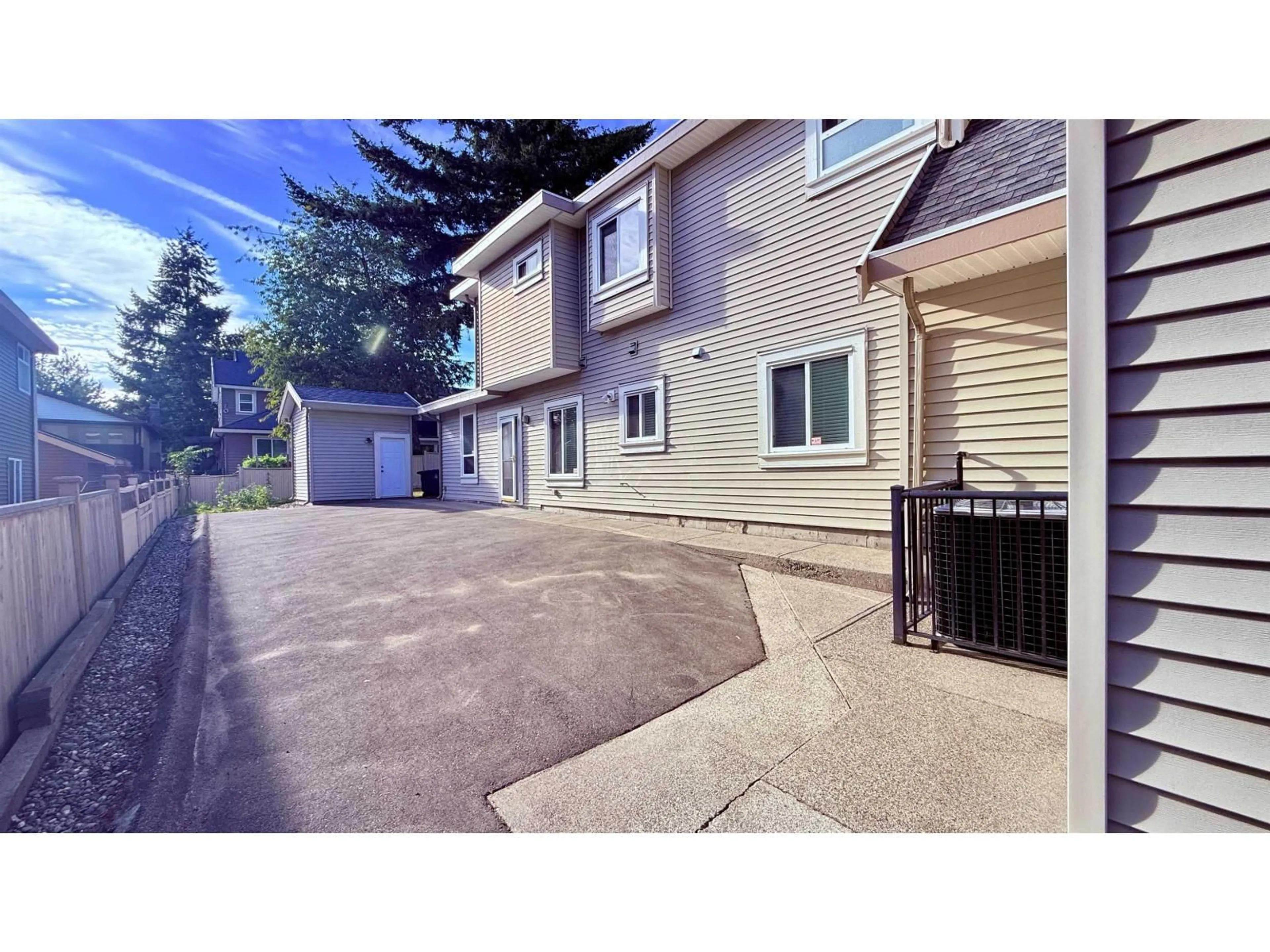 A pic from outside/outdoor area/front of a property/back of a property/a pic from drone, street for 9361 124 STREET, Surrey British Columbia V3V4S2