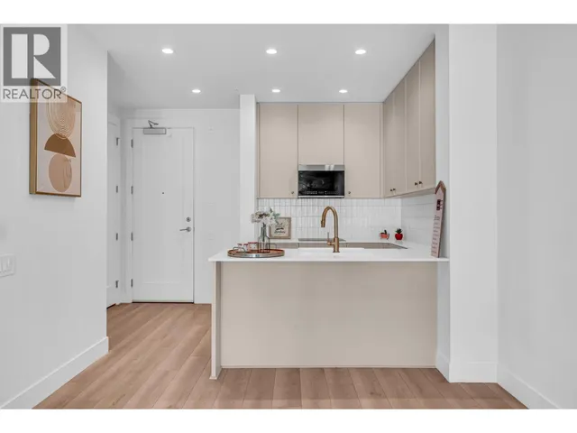 214 - 708 EDGAR AVENUE, Coquitlam 3
