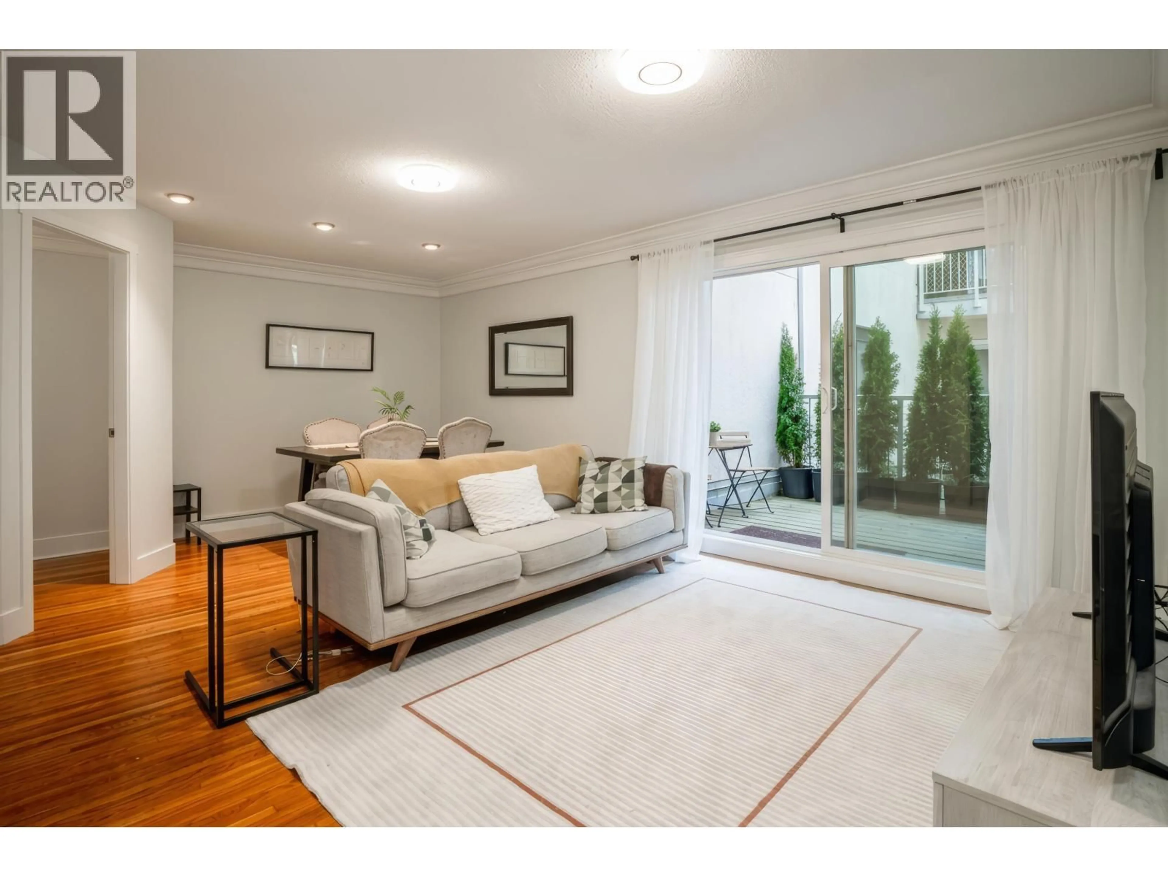 Living room with furniture, unknown for 109 - 815 FOURTH AVENUE, New Westminster British Columbia V3M1S8