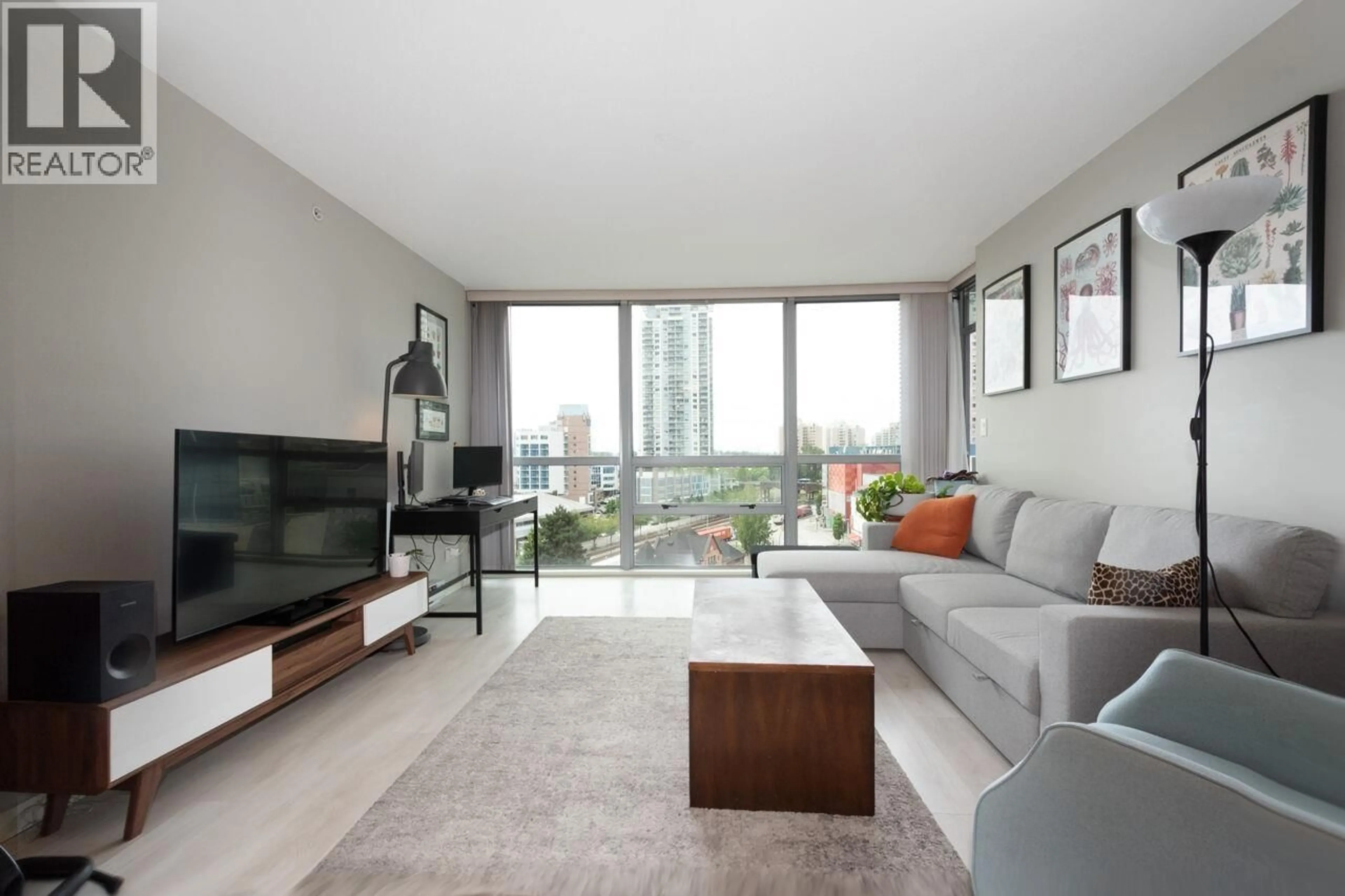 Living room with furniture, unknown for 902 - 14 BEGBIE STREET, New Westminster British Columbia V3M0C4