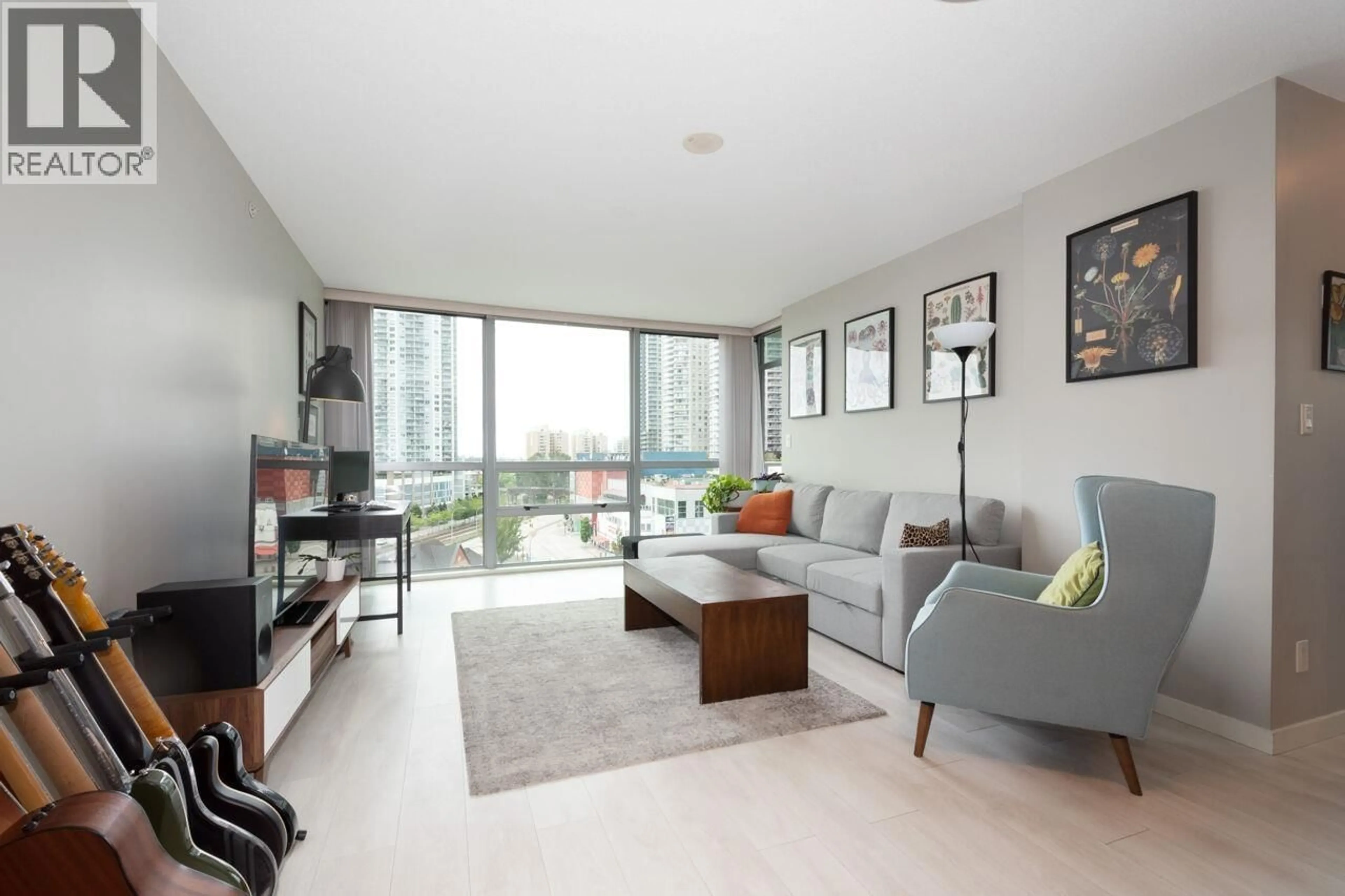 Living room with furniture, unknown for 902 - 14 BEGBIE STREET, New Westminster British Columbia V3M0C4