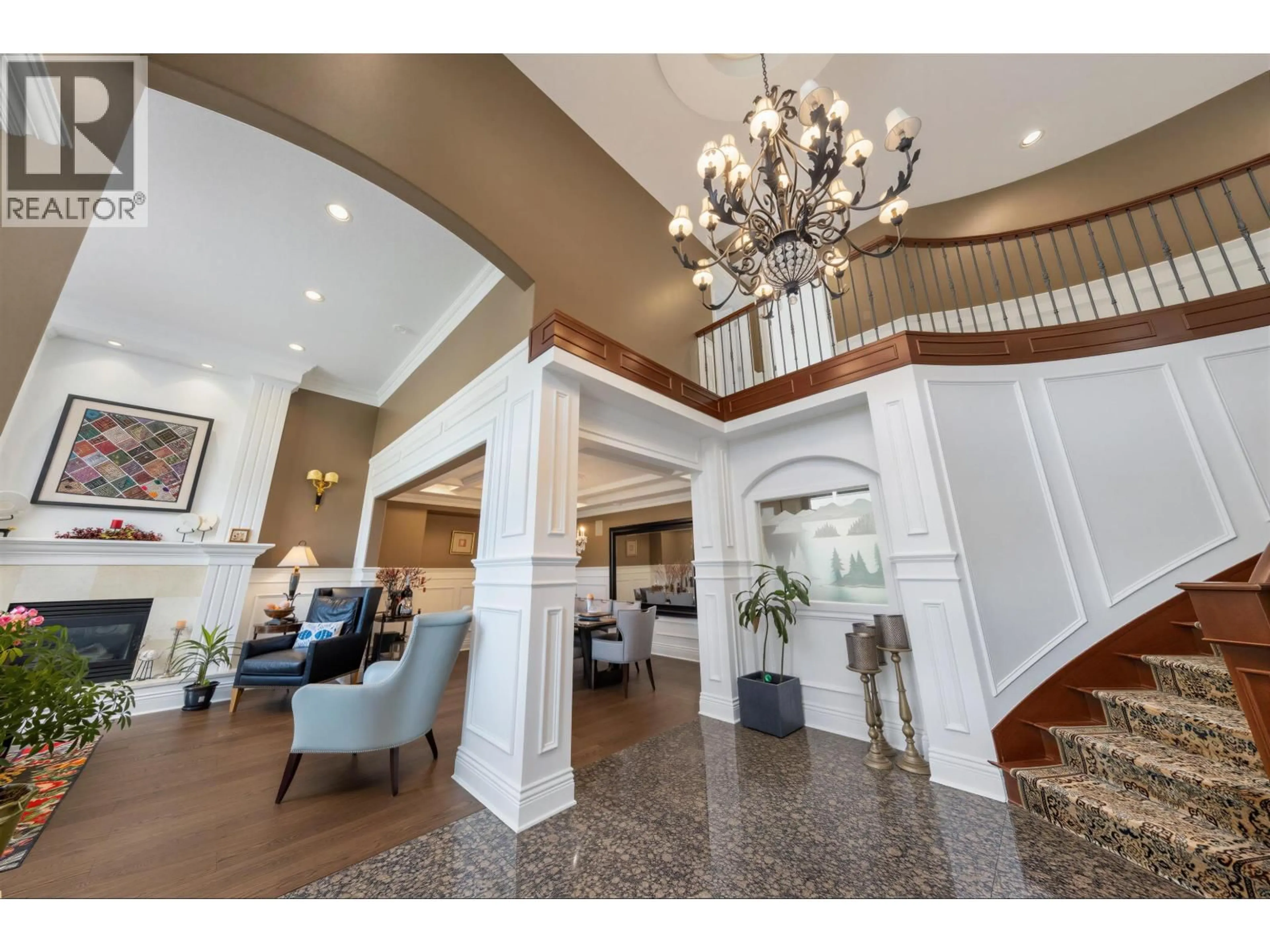 Indoor foyer for 3086 CAROUSEL COURT, Coquitlam British Columbia V3E3E1