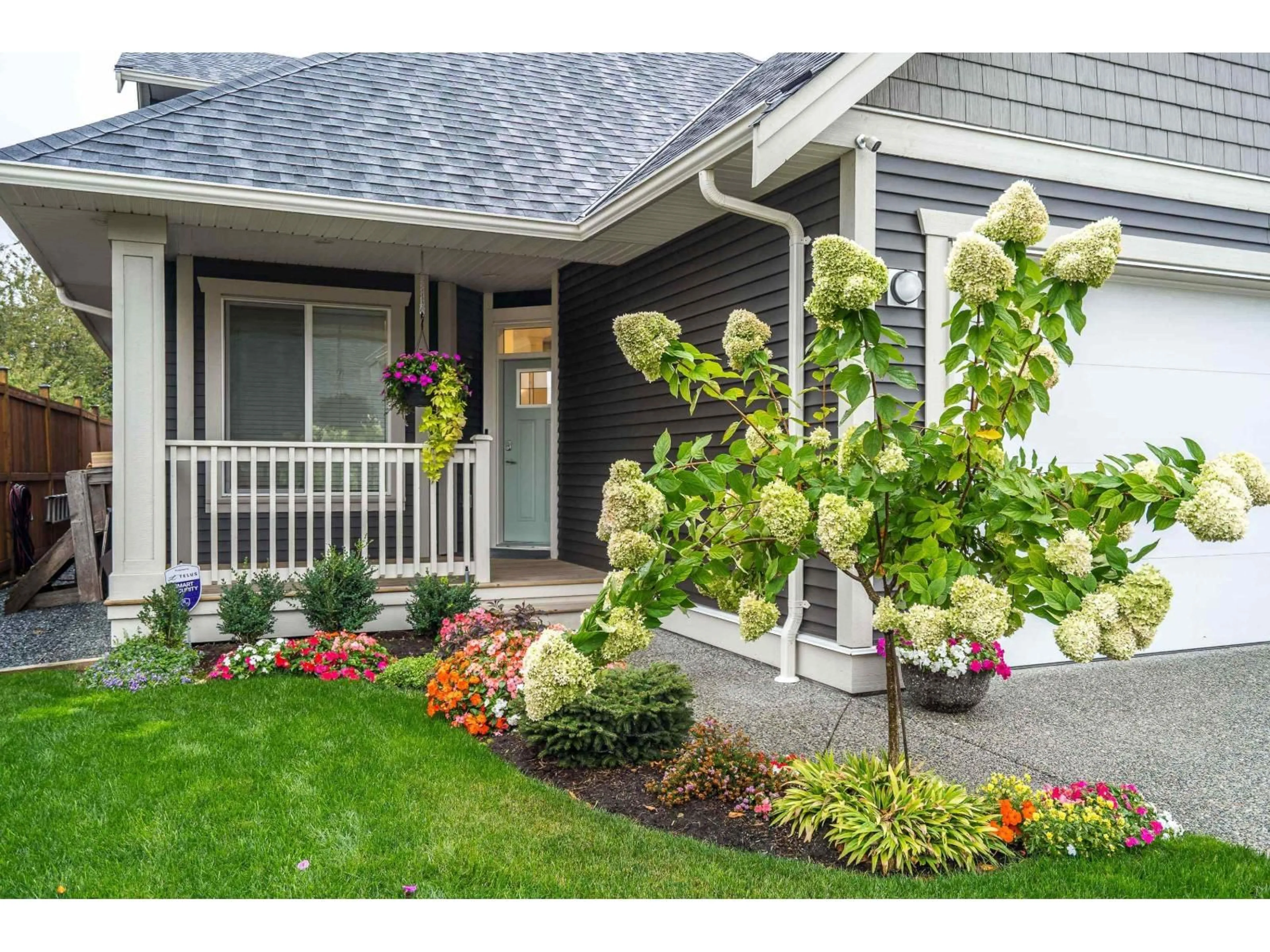 Indoor entryway for 83 - 6211 CHILLIWACK RIVER ROAD, Chilliwack British Columbia V2R6A7