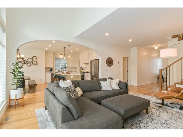 27726 ROUNDHOUSE DRIVE, Abbotsford 5