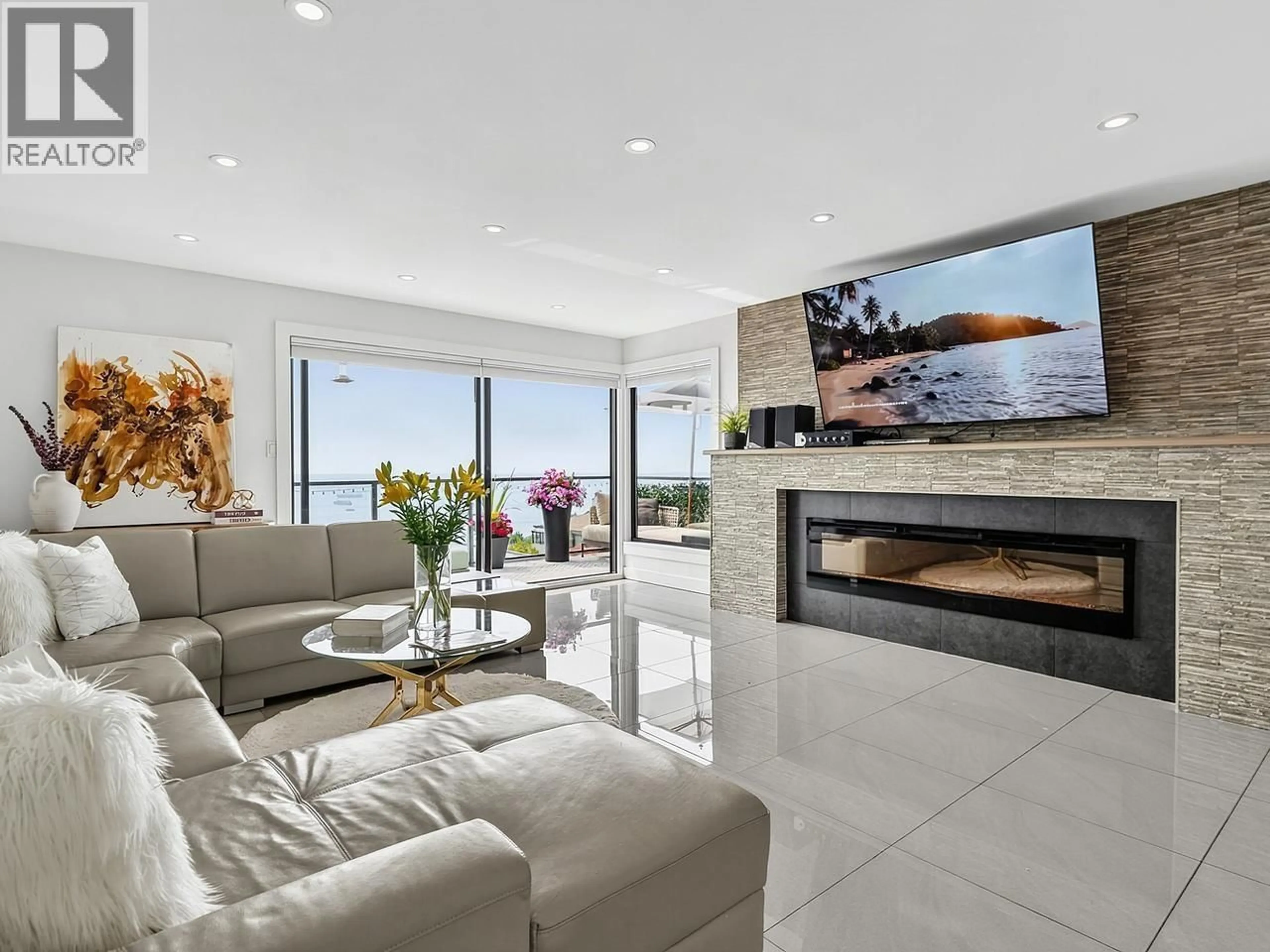 Home theater for 31 - 2216 FOLKESTONE WAY, West Vancouver British Columbia V7S2X7