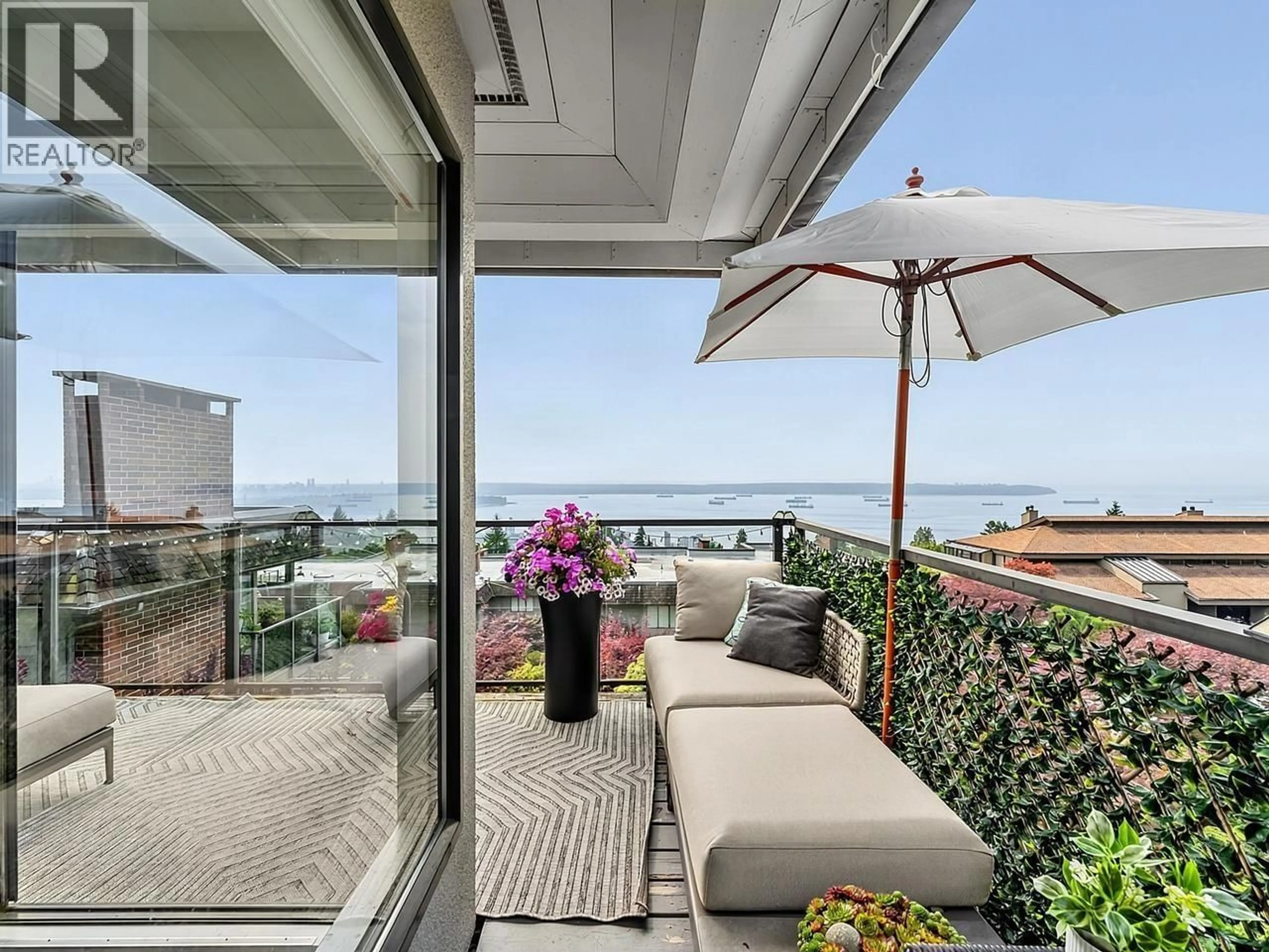 Patio, water/lake/river/ocean view for 31 - 2216 FOLKESTONE WAY, West Vancouver British Columbia V7S2X7