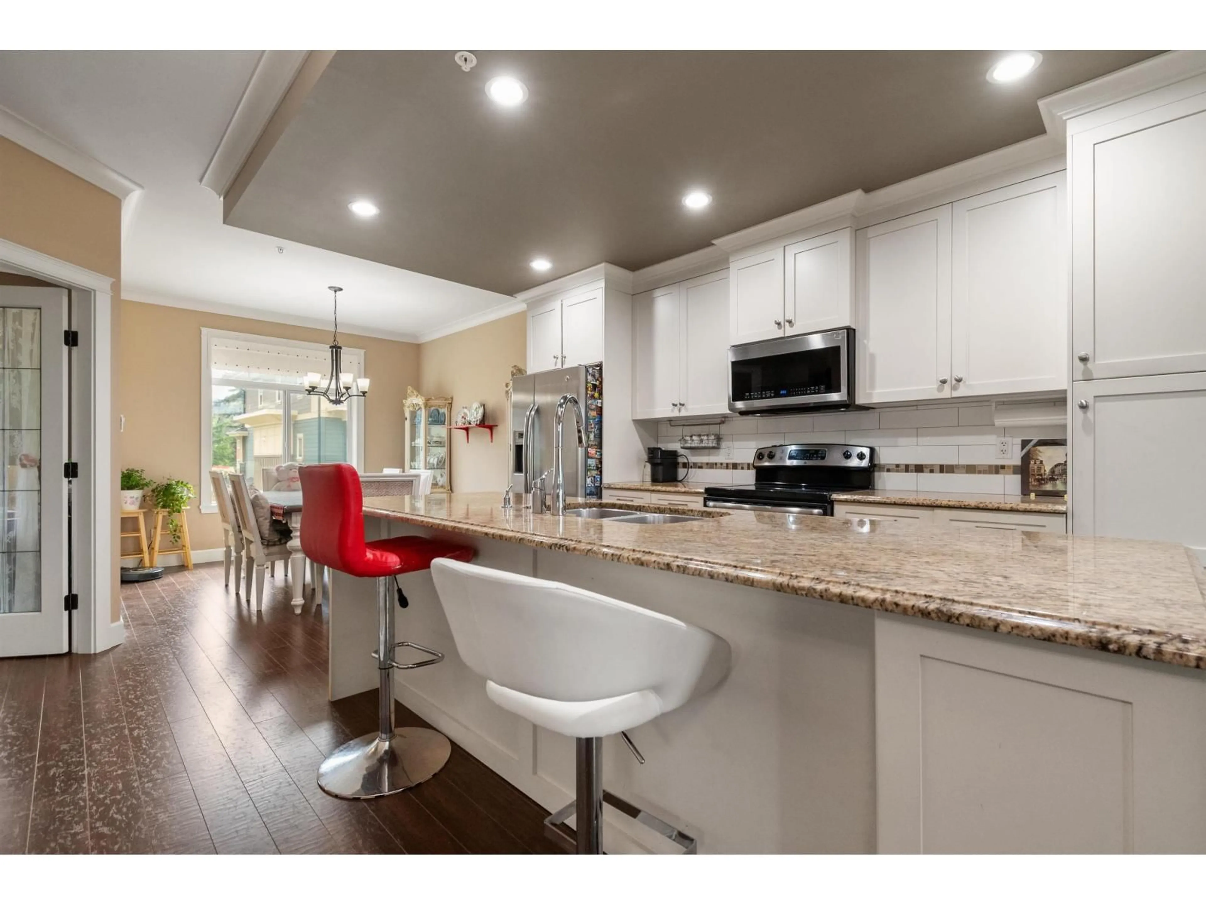 Open concept kitchen, unknown for 14 - 45290 SOOWAHLIE CRESCENT, Chilliwack British Columbia V2R0S6