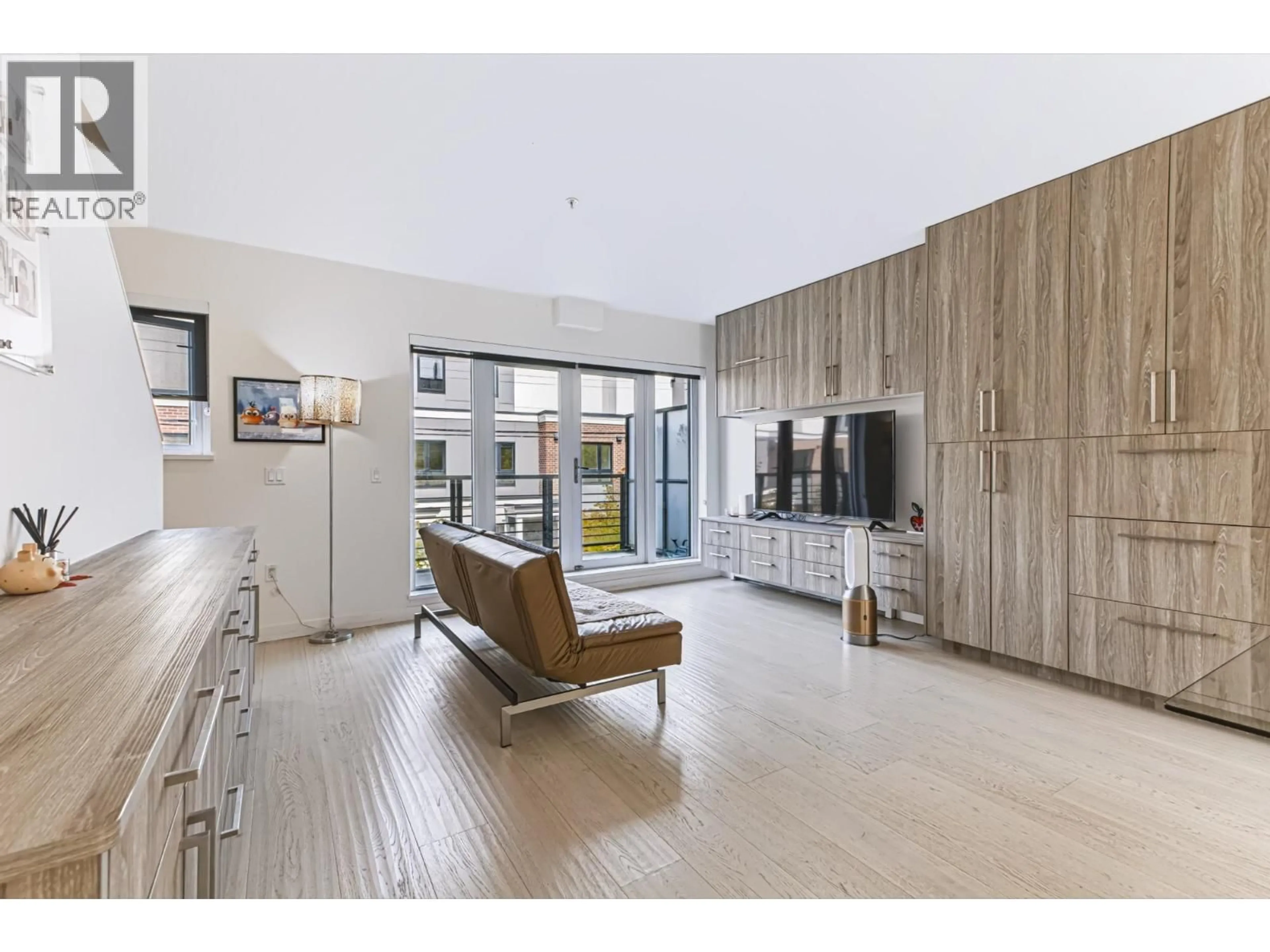 Unknown for 2 - 589 KING EDWARD AVENUE, Vancouver British Columbia V5Z2C4