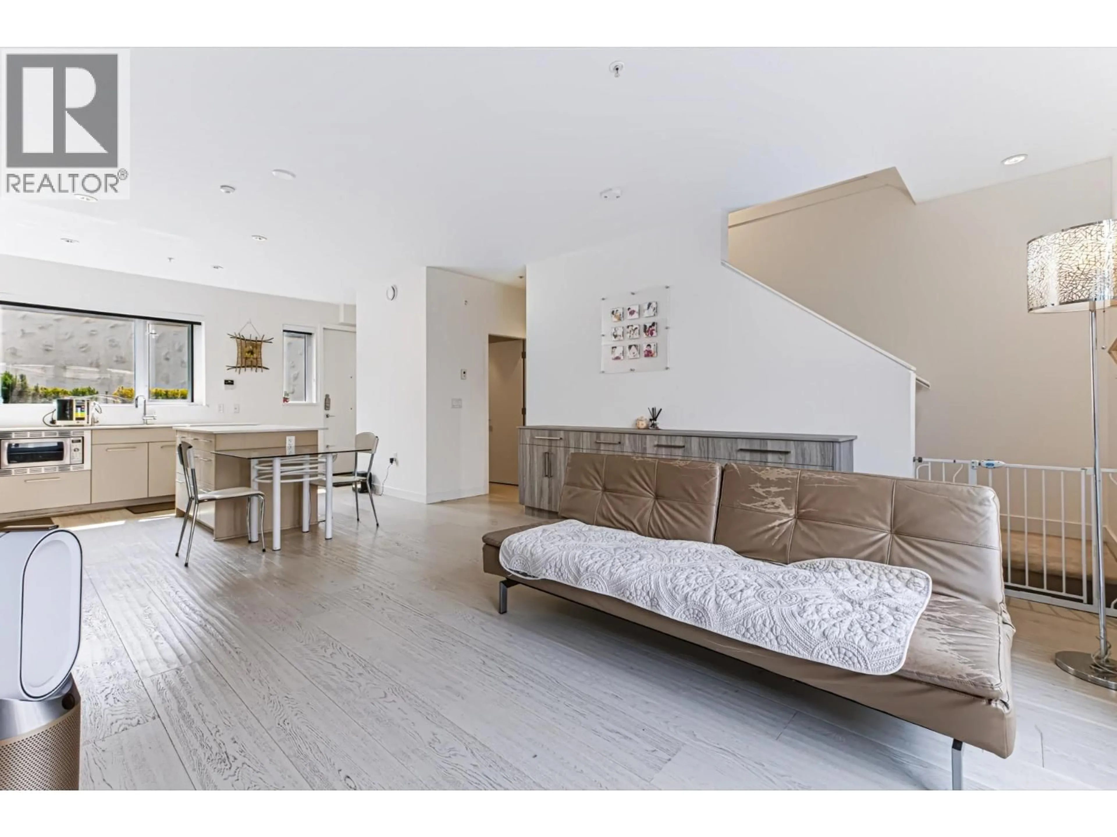 Living room with furniture, unknown for 2 - 589 KING EDWARD AVENUE, Vancouver British Columbia V5Z2C4
