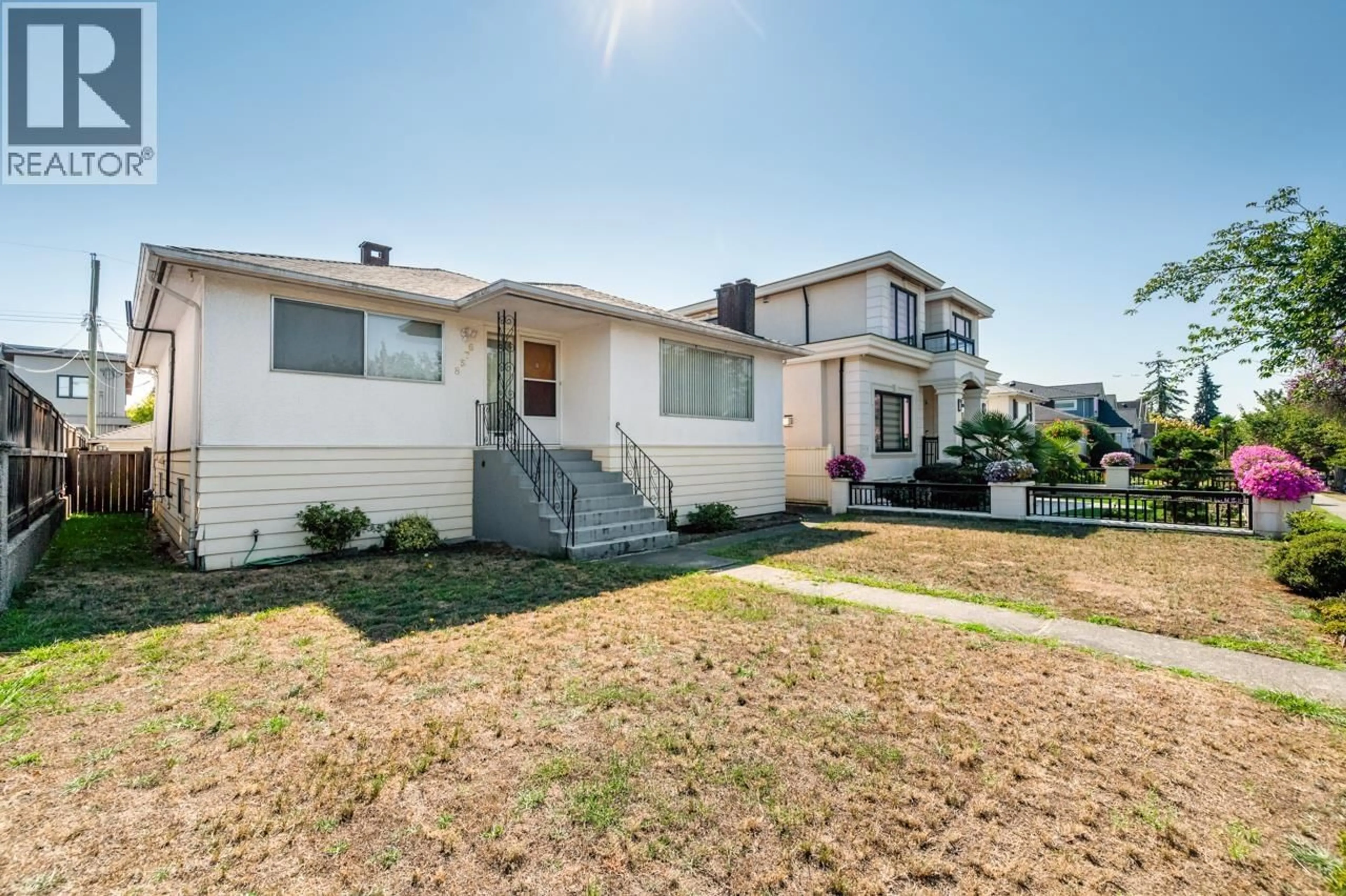 A pic from outside/outdoor area/front of a property/back of a property/a pic from drone, street for 6758 KILLARNEY STREET, Vancouver British Columbia V5S2Y3