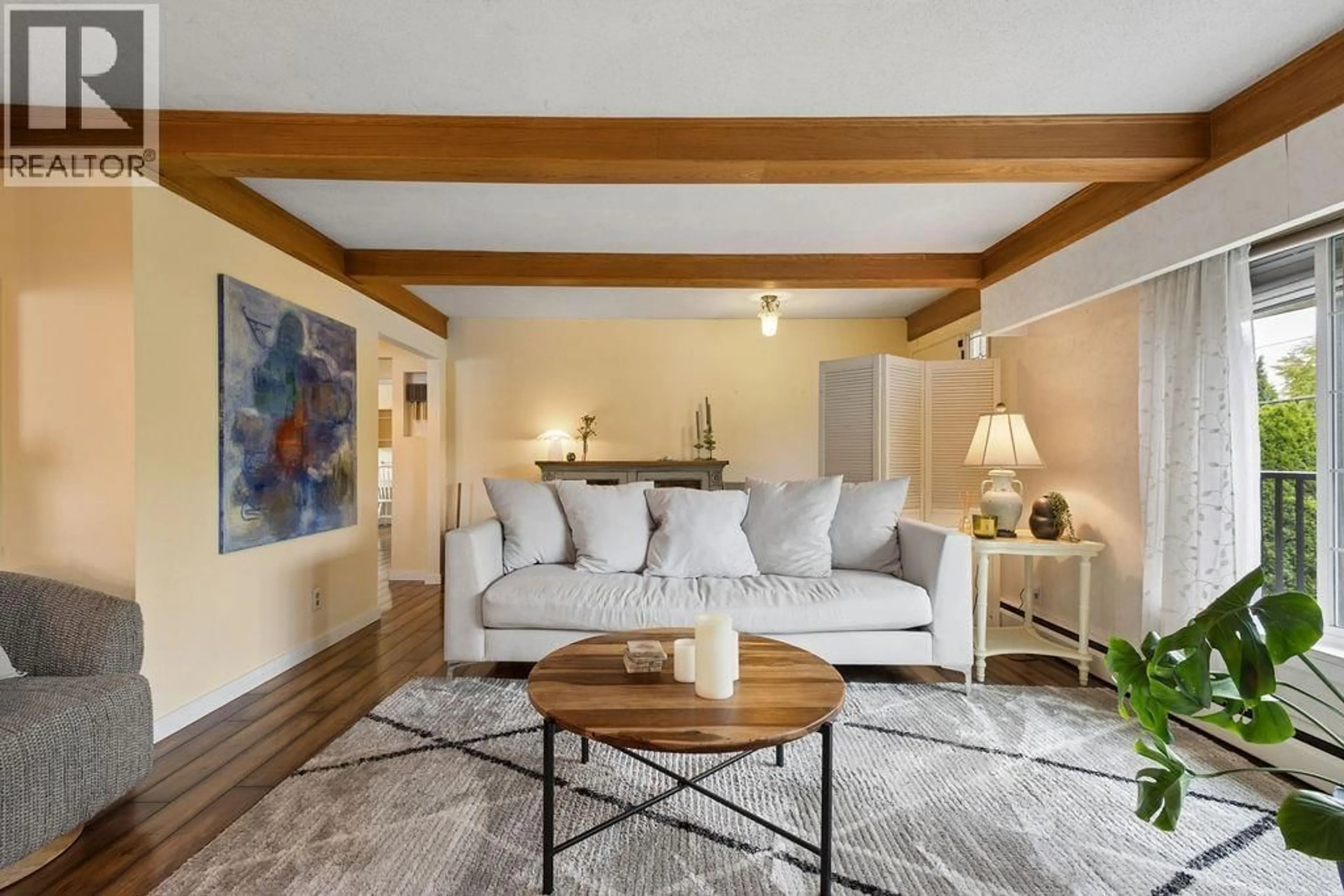Living room with furniture, unknown for 960 CLIFF AVENUE, Burnaby British Columbia V5A2J5