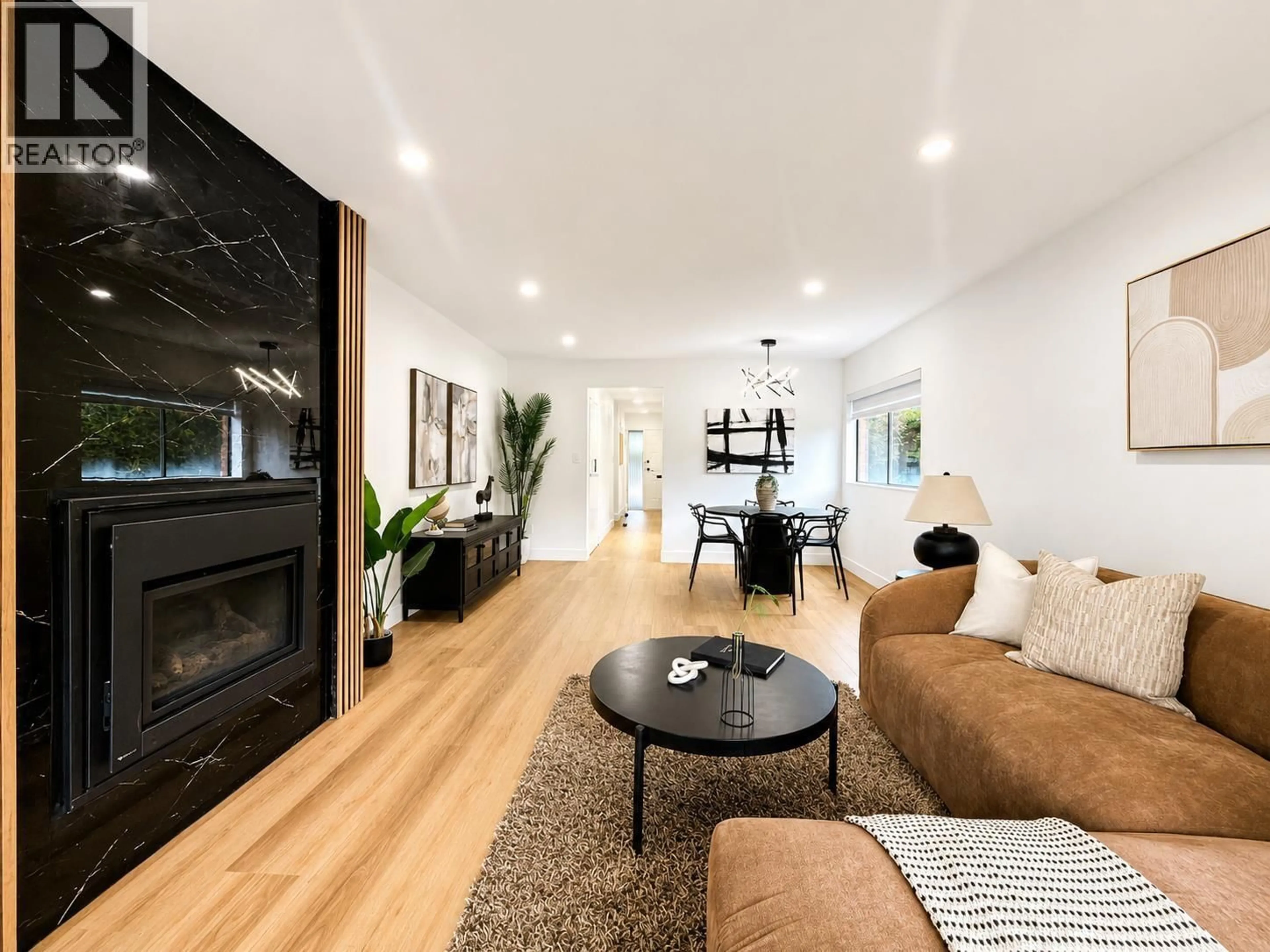 Living room with furniture, wood/laminate floor for 140 - 3031 WILLIAMS ROAD, Richmond British Columbia V7E4G1